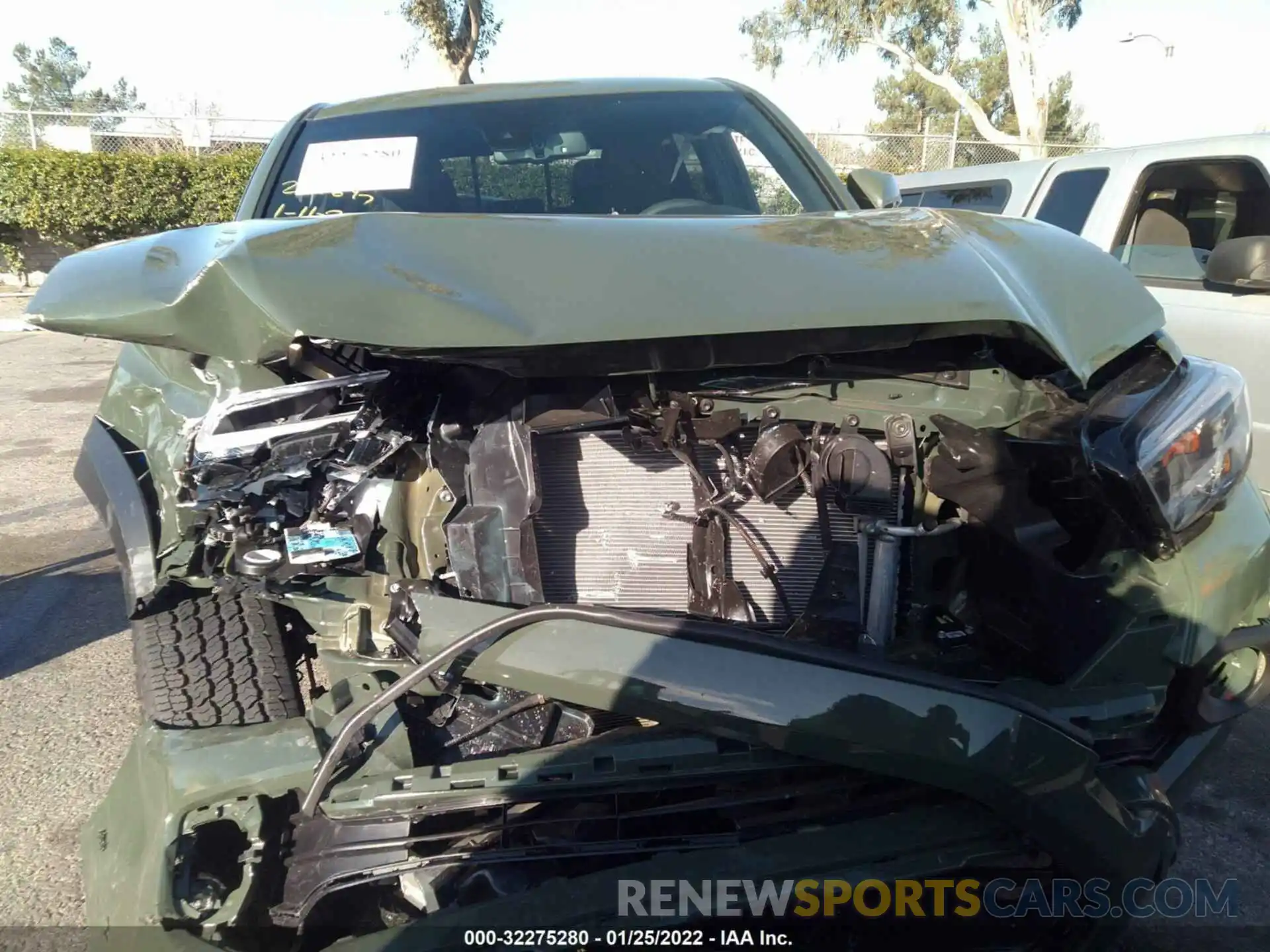 6 Photograph of a damaged car 3TMAZ5CN6NM168681 TOYOTA TACOMA 2WD 2022