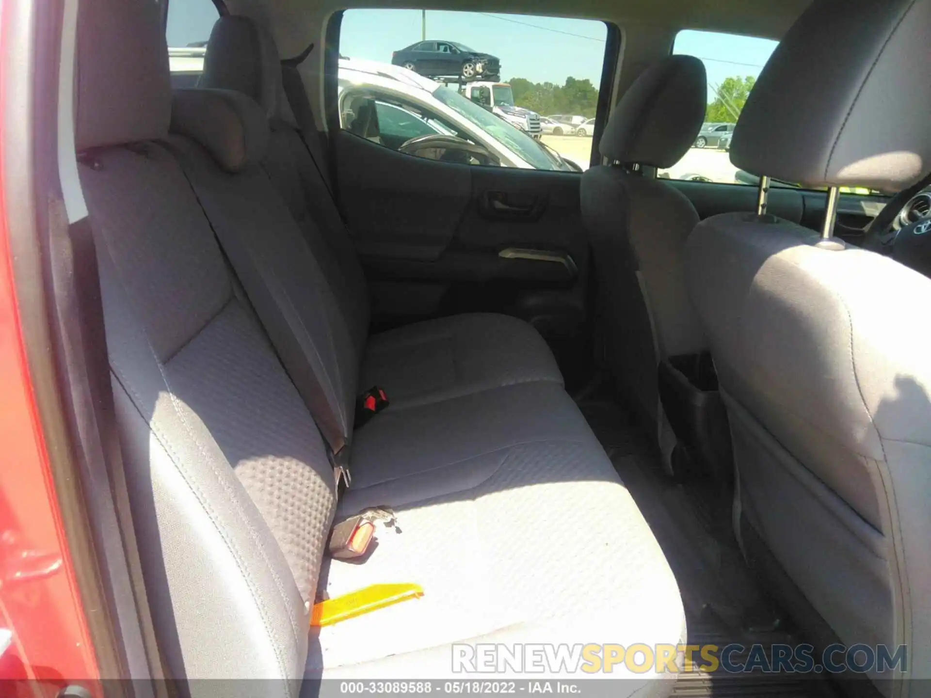 8 Photograph of a damaged car 3TMAZ5CN6NM175565 TOYOTA TACOMA 2WD 2022