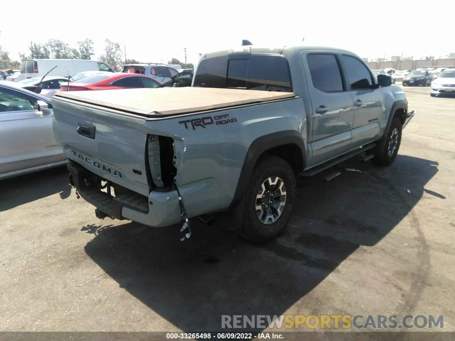 4 Photograph of a damaged car 3TMAZ5CN6NM178160 TOYOTA TACOMA 2WD 2022