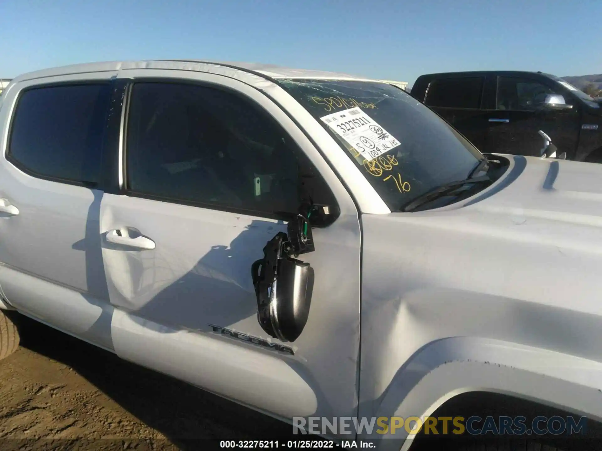 6 Photograph of a damaged car 3TMAZ5CN7NM164445 TOYOTA TACOMA 2WD 2022