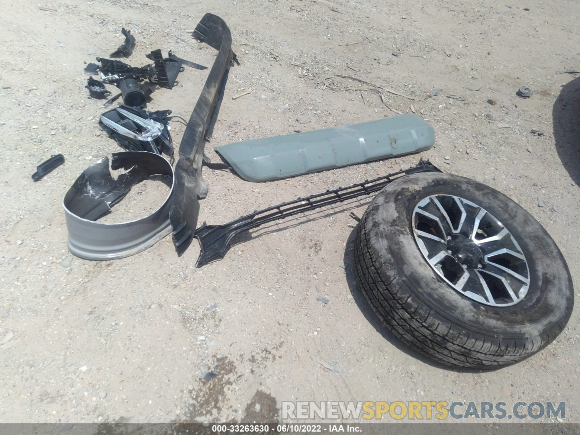 12 Photograph of a damaged car 3TMAZ5CN7NM166597 TOYOTA TACOMA 2WD 2022