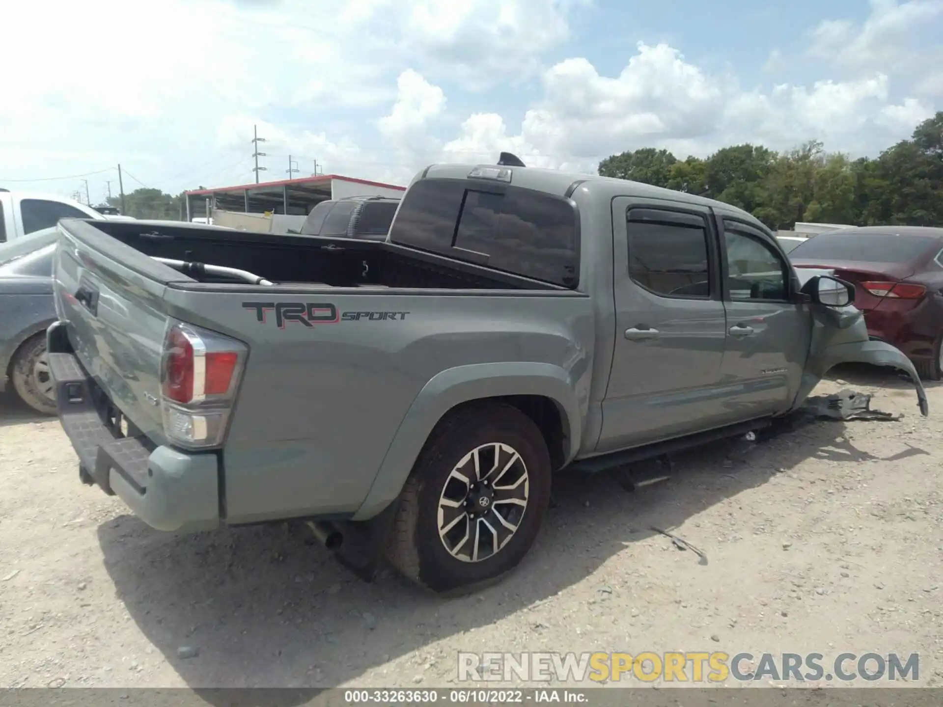 4 Photograph of a damaged car 3TMAZ5CN7NM166597 TOYOTA TACOMA 2WD 2022