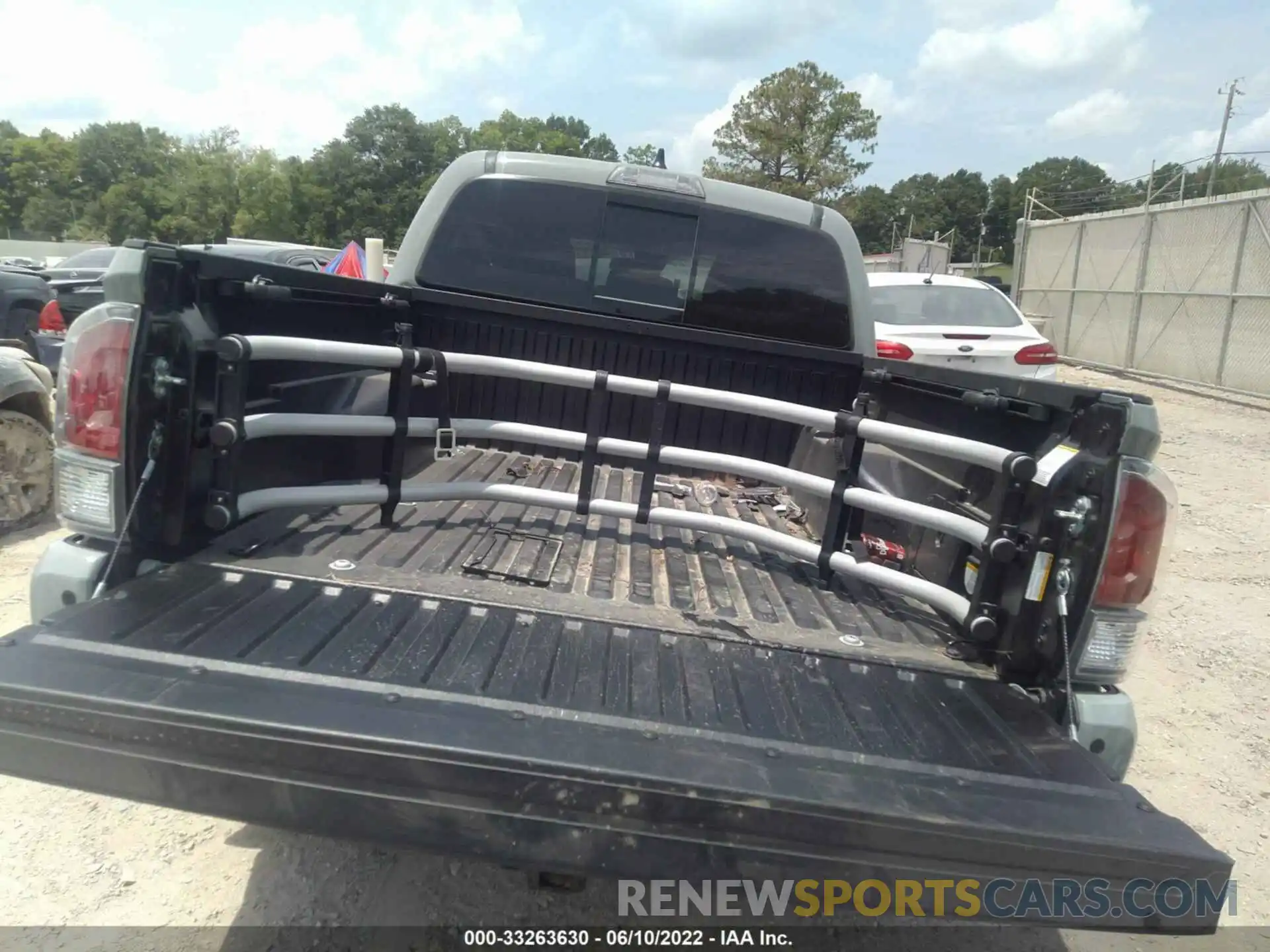 8 Photograph of a damaged car 3TMAZ5CN7NM166597 TOYOTA TACOMA 2WD 2022