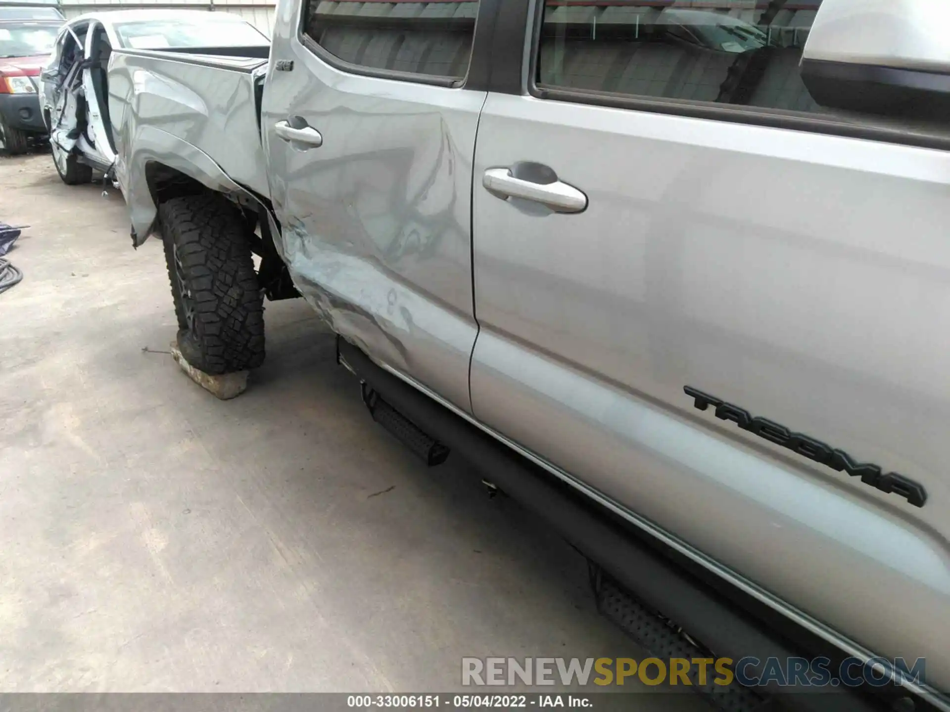 6 Photograph of a damaged car 3TMAZ5CN7NM173520 TOYOTA TACOMA 2WD 2022