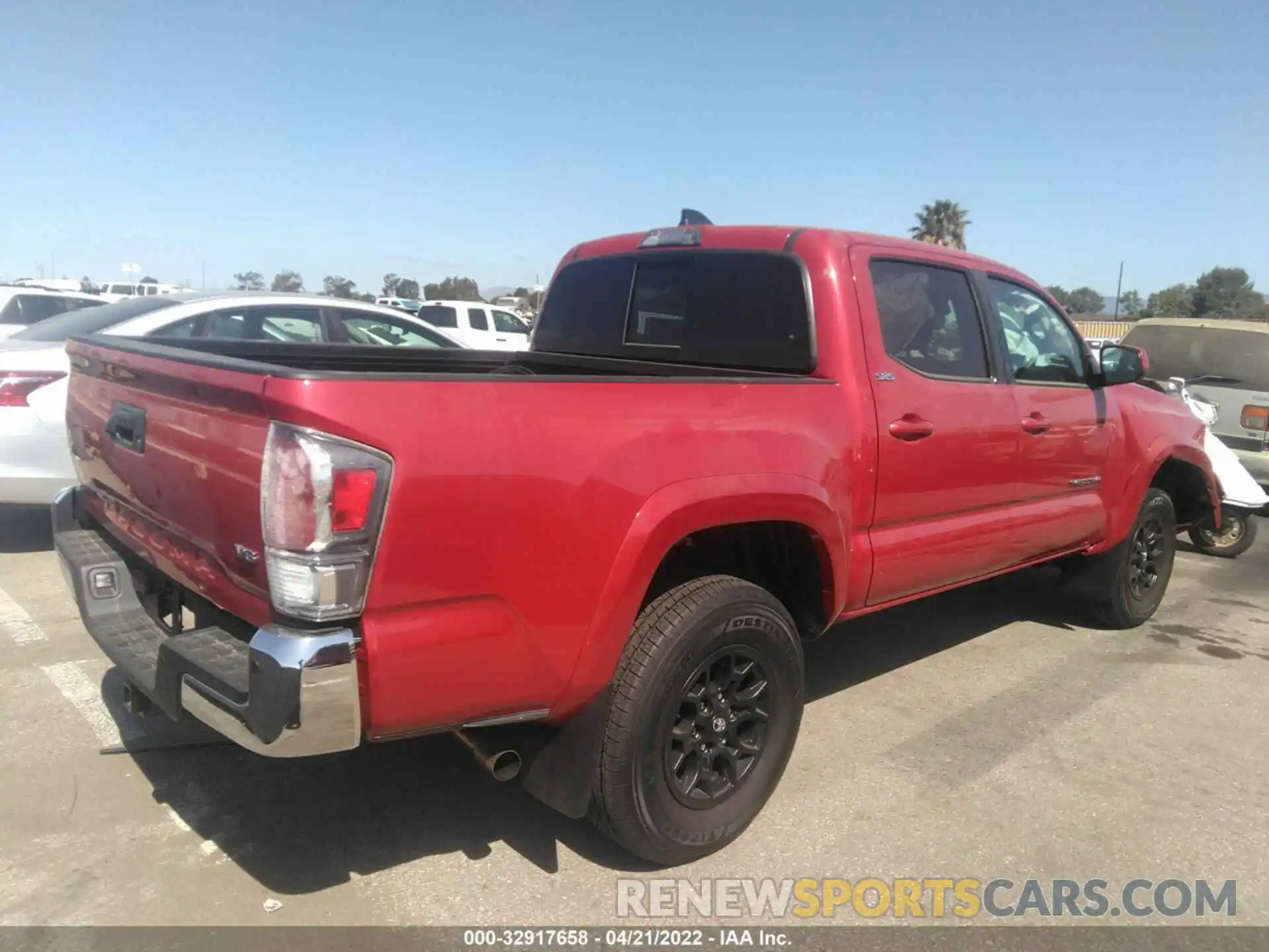 4 Photograph of a damaged car 3TMAZ5CN8NM174269 TOYOTA TACOMA 2WD 2022