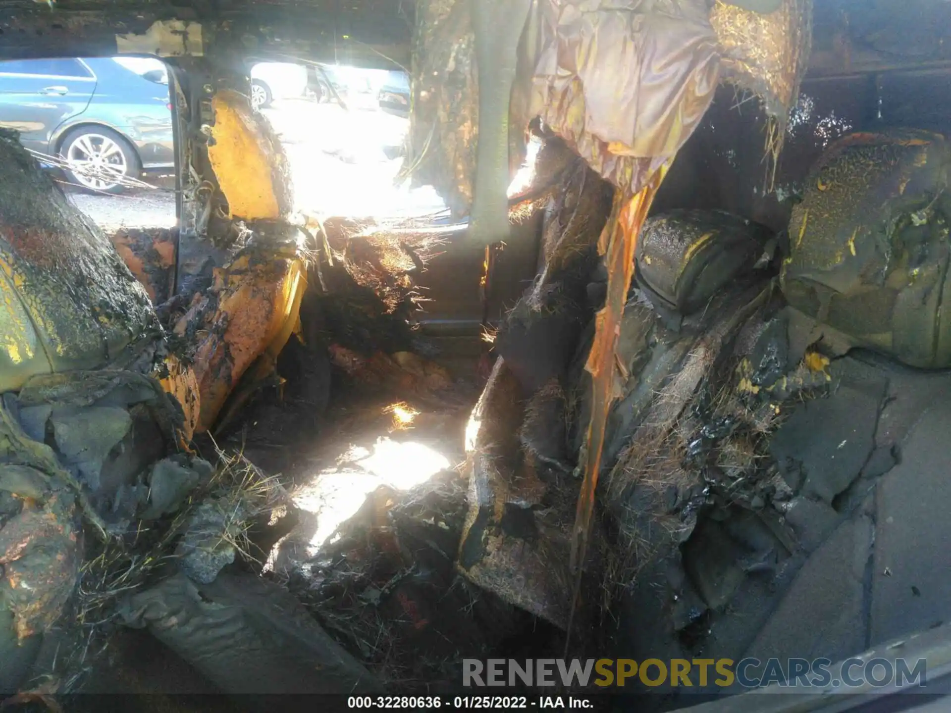 8 Photograph of a damaged car 3TMAZ5CN9NM164625 TOYOTA TACOMA 2WD 2022