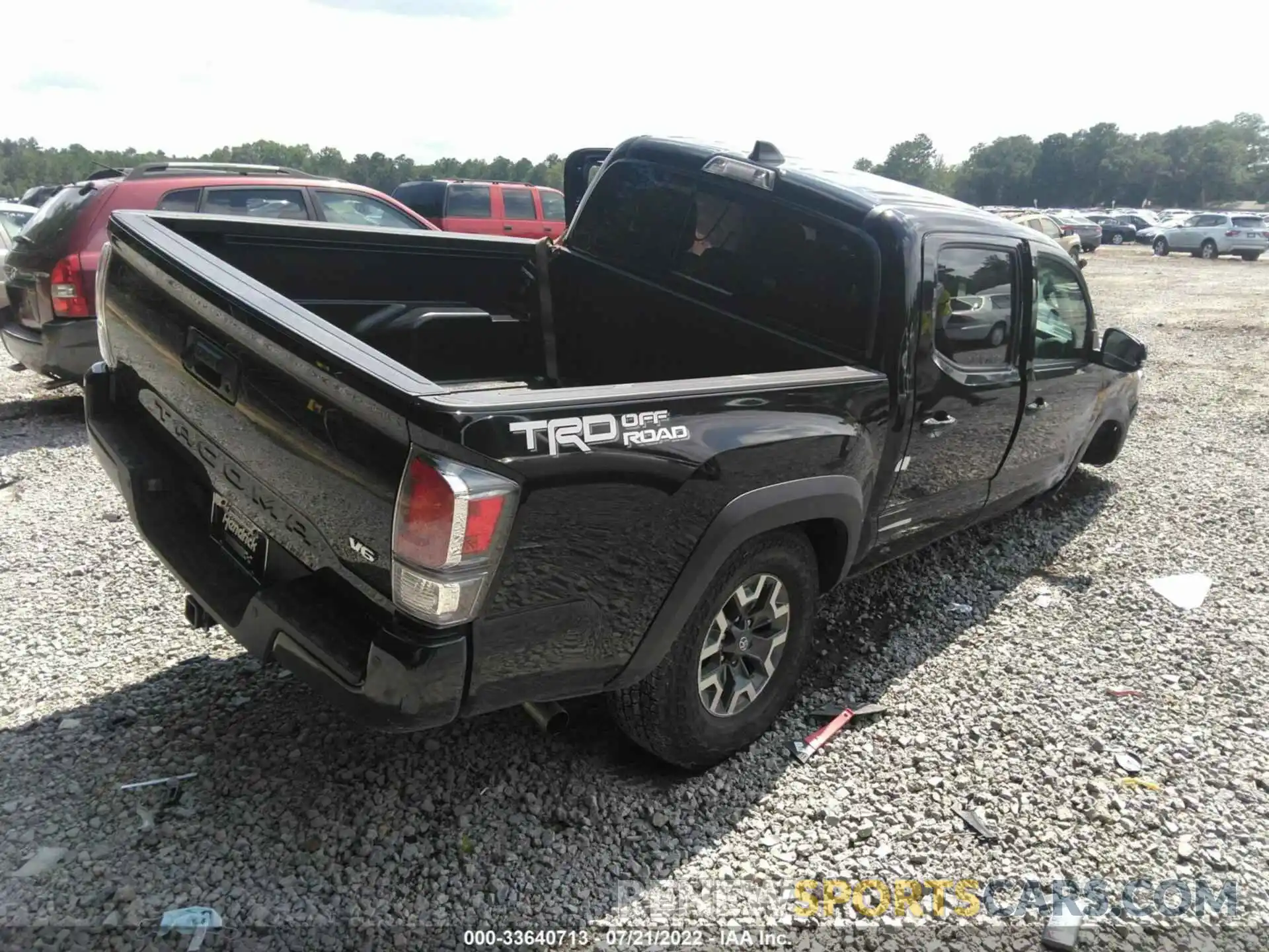 4 Photograph of a damaged car 3TMAZ5CN9NM185796 TOYOTA TACOMA 2WD 2022