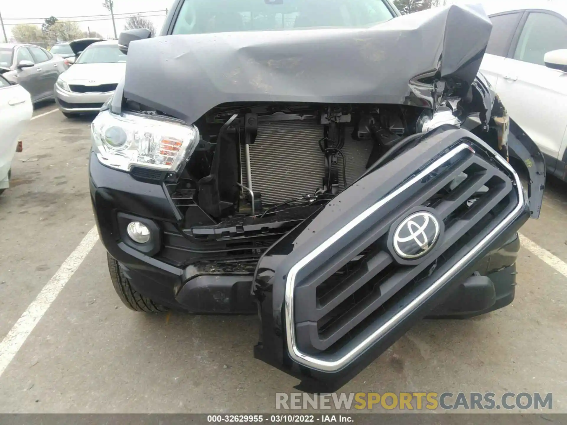 6 Photograph of a damaged car 3TMAZ5CNXNM167811 TOYOTA TACOMA 2WD 2022