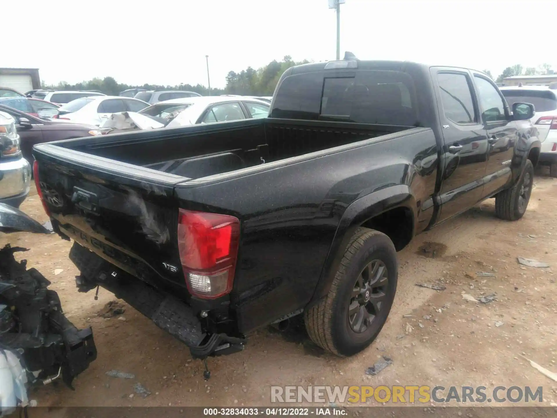 4 Photograph of a damaged car 3TMBZ5DN0NM033733 TOYOTA TACOMA 2WD 2022