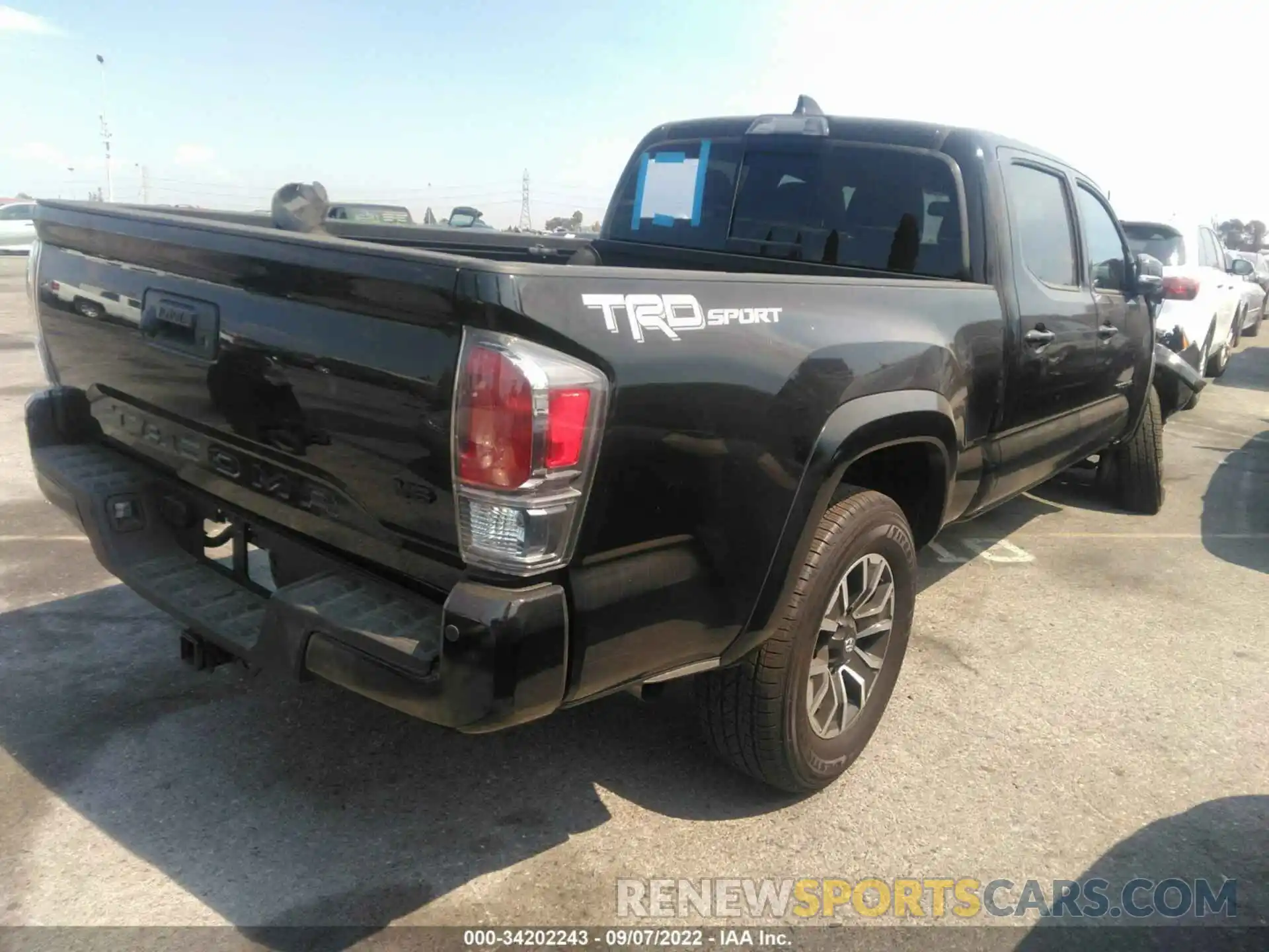 4 Photograph of a damaged car 3TMBZ5DN0NM035532 TOYOTA TACOMA 2WD 2022