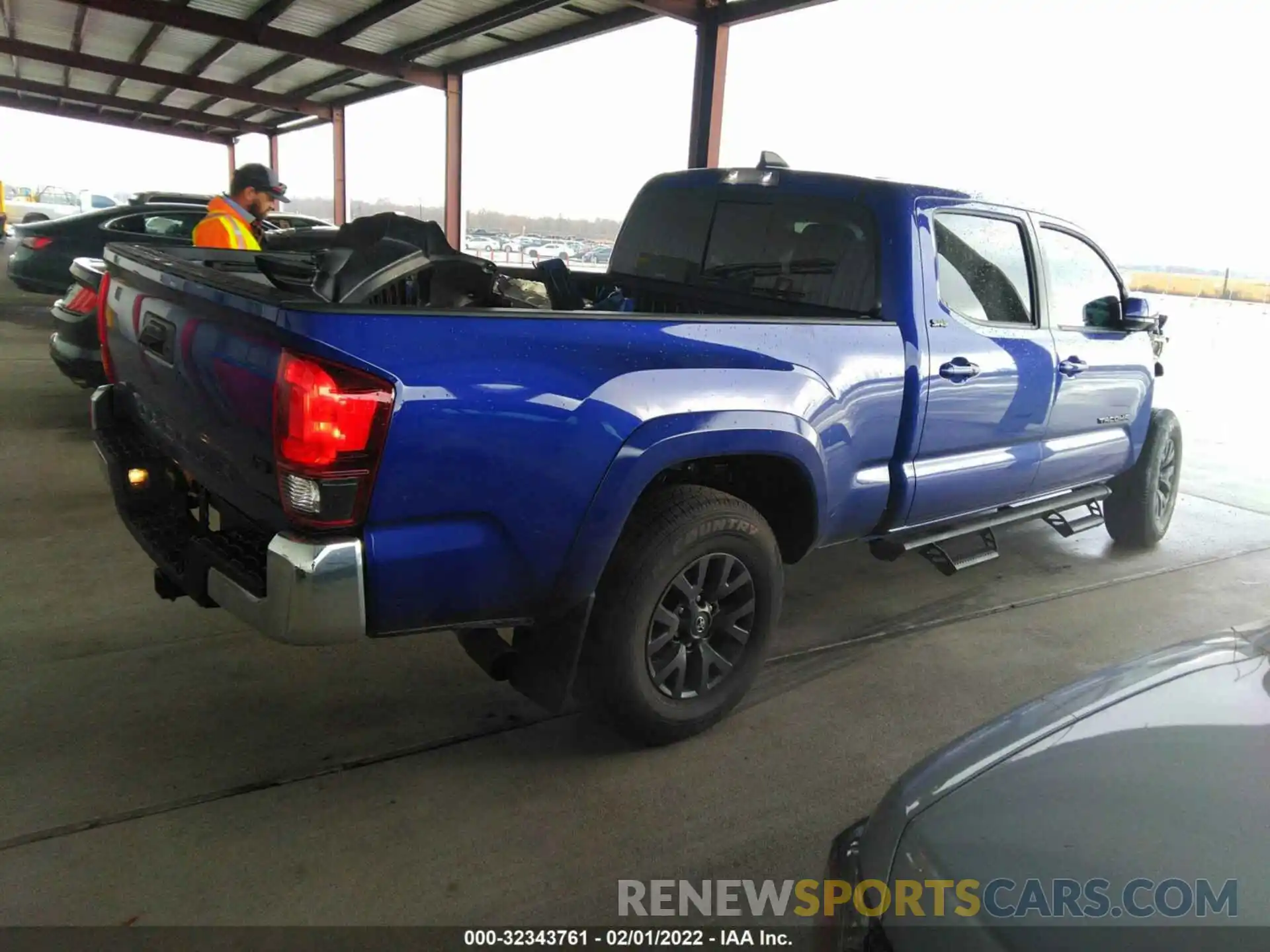 4 Photograph of a damaged car 3TMBZ5DN7NM033602 TOYOTA TACOMA 2WD 2022