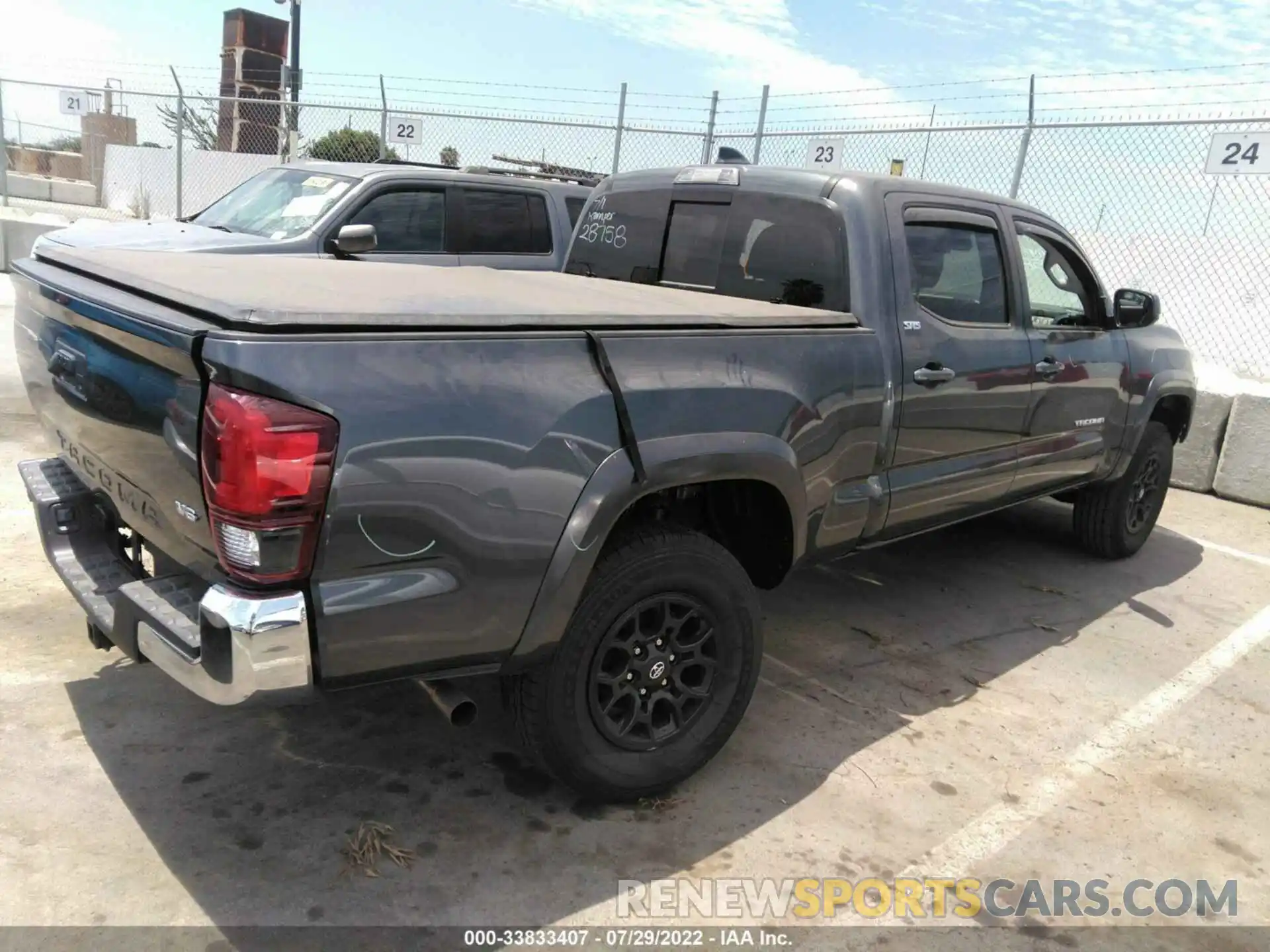 4 Photograph of a damaged car 3TMBZ5DN8NM035813 TOYOTA TACOMA 2WD 2022