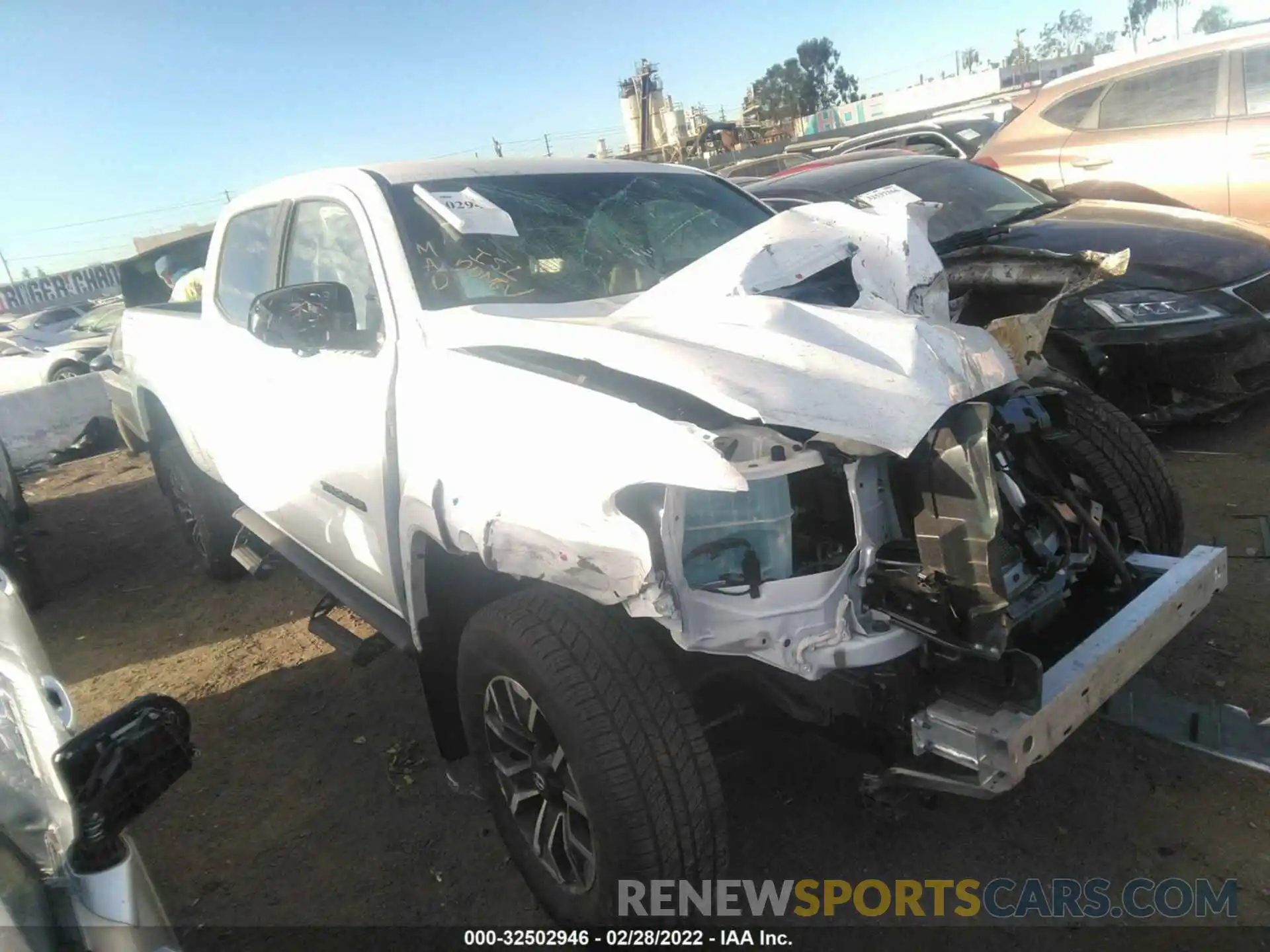 1 Photograph of a damaged car 3TMBZ5DN9NM032581 TOYOTA TACOMA 2WD 2022