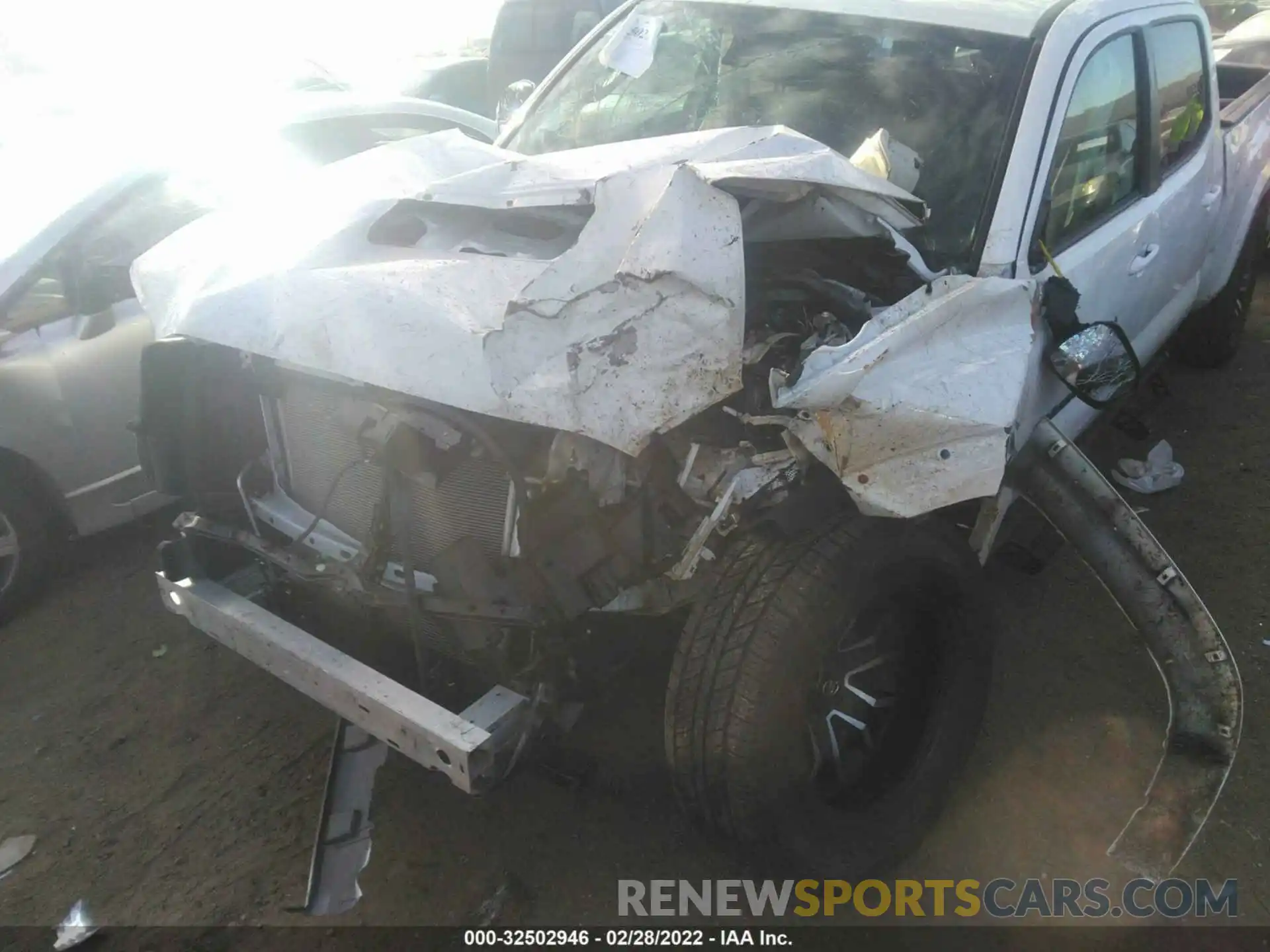 6 Photograph of a damaged car 3TMBZ5DN9NM032581 TOYOTA TACOMA 2WD 2022