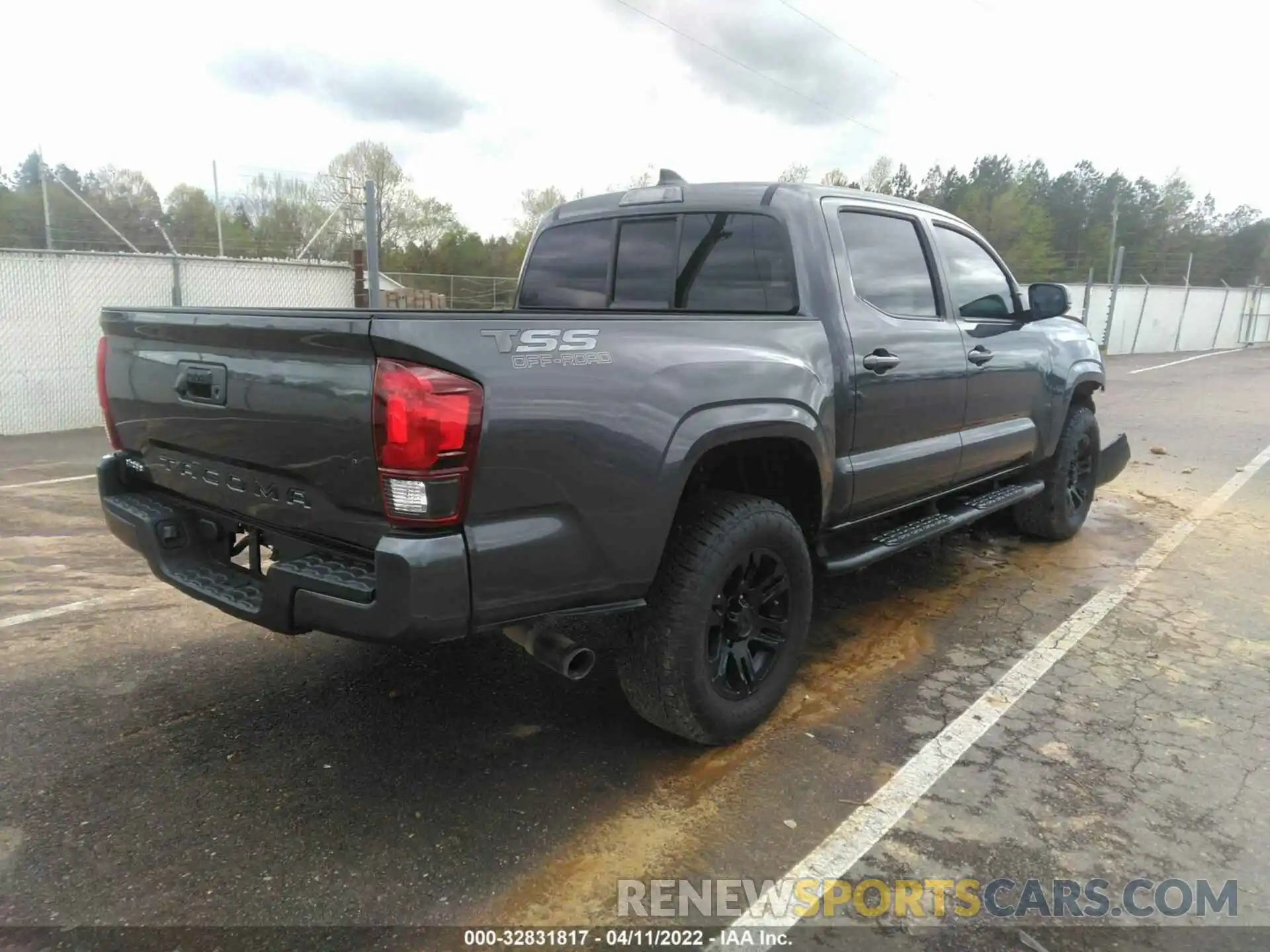 4 Photograph of a damaged car 3TYAX5GN0NT045270 TOYOTA TACOMA 2WD 2022