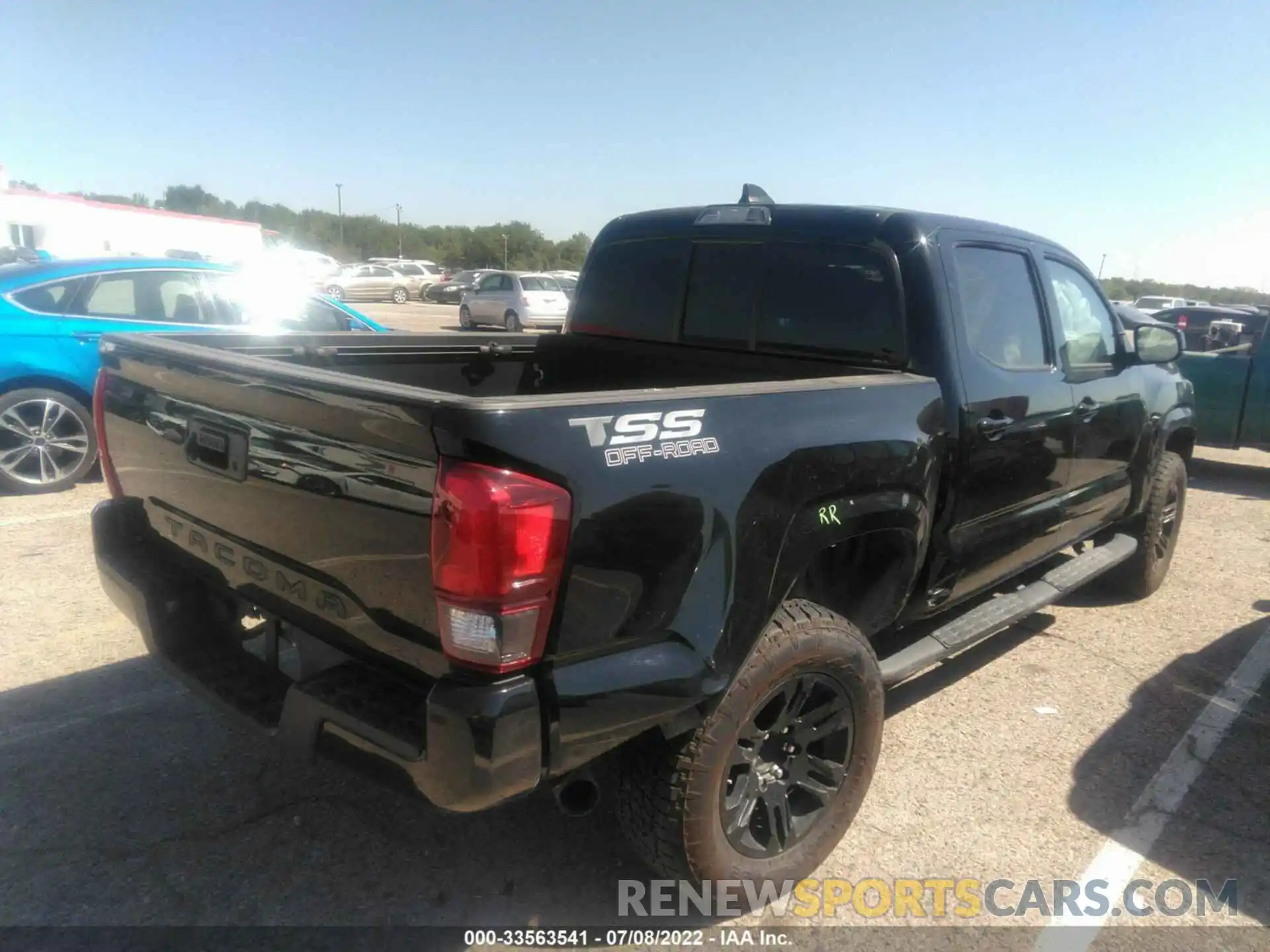 4 Photograph of a damaged car 3TYAX5GN2NT037025 TOYOTA TACOMA 2WD 2022