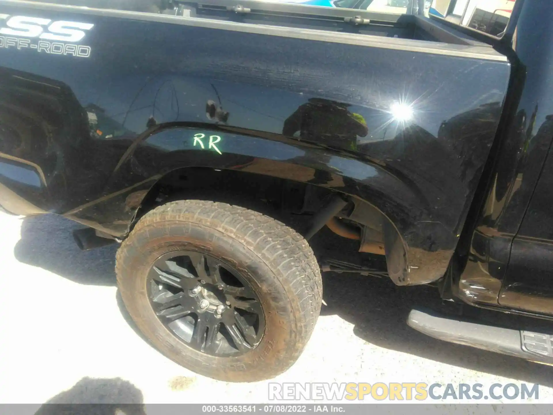 6 Photograph of a damaged car 3TYAX5GN2NT037025 TOYOTA TACOMA 2WD 2022