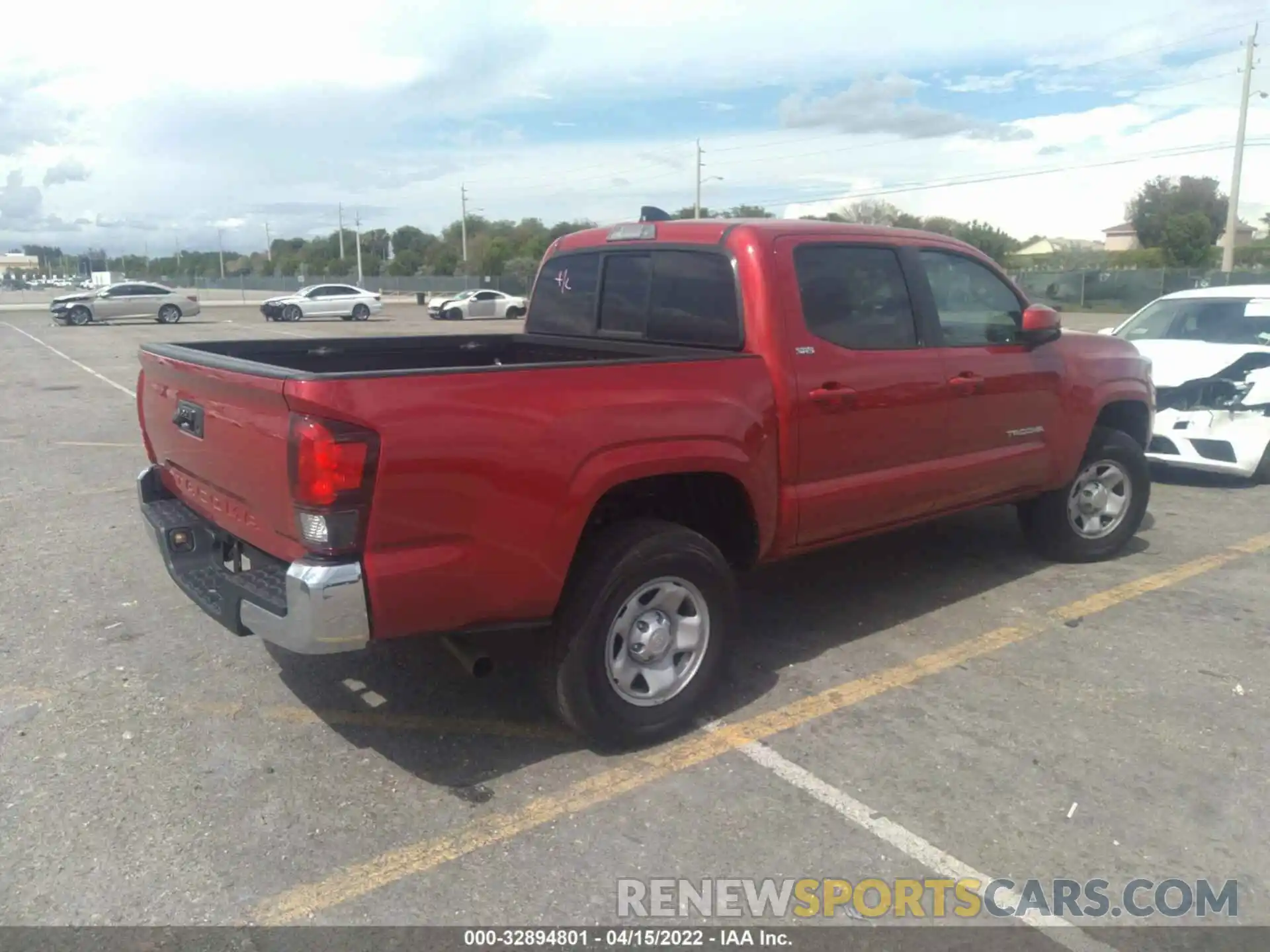 4 Photograph of a damaged car 3TYAX5GN3NT044842 TOYOTA TACOMA 2WD 2022