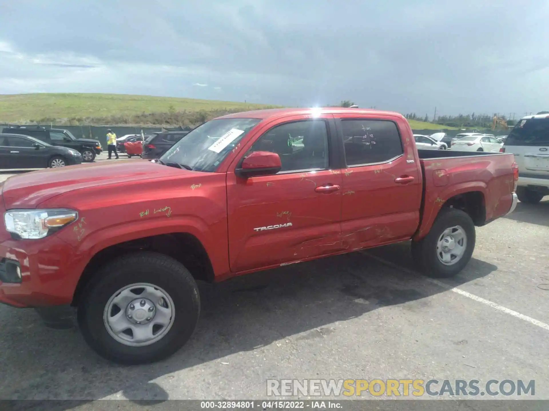 6 Photograph of a damaged car 3TYAX5GN3NT044842 TOYOTA TACOMA 2WD 2022