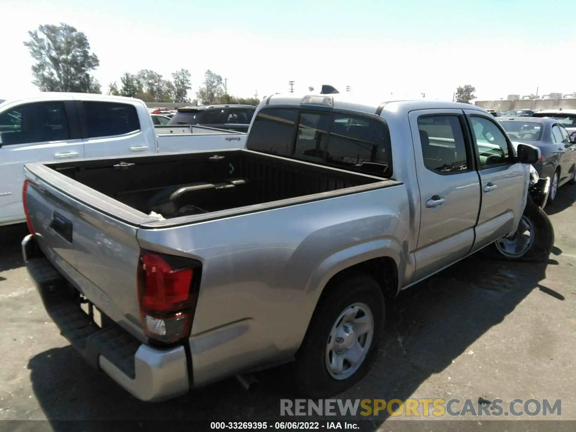 4 Photograph of a damaged car 3TYAX5GN3NT050429 TOYOTA TACOMA 2WD 2022