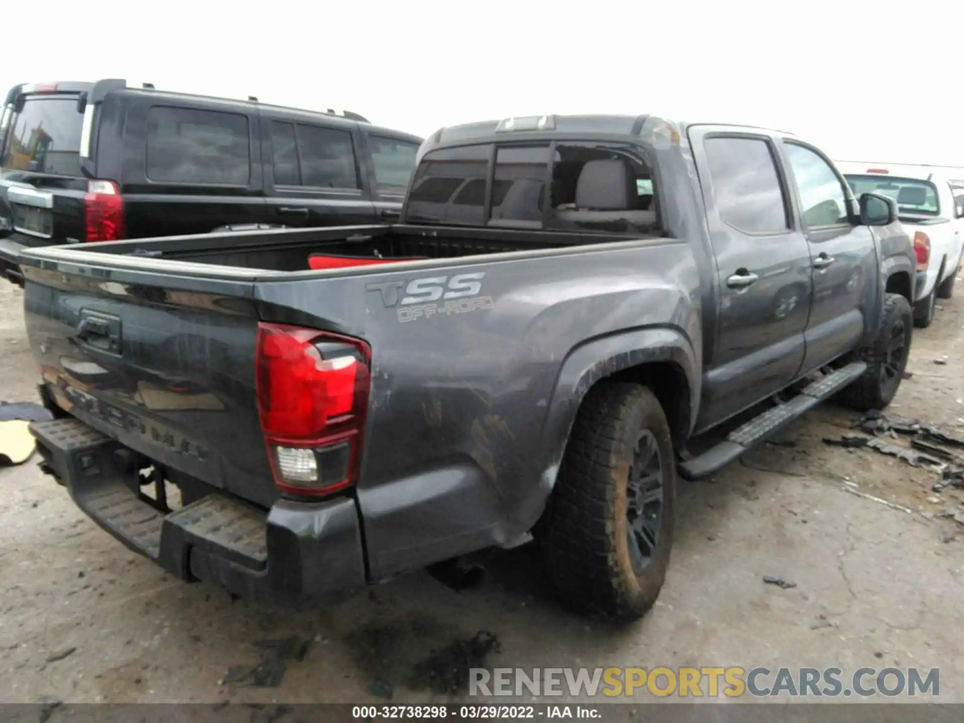 4 Photograph of a damaged car 3TYAX5GN4NT036250 TOYOTA TACOMA 2WD 2022