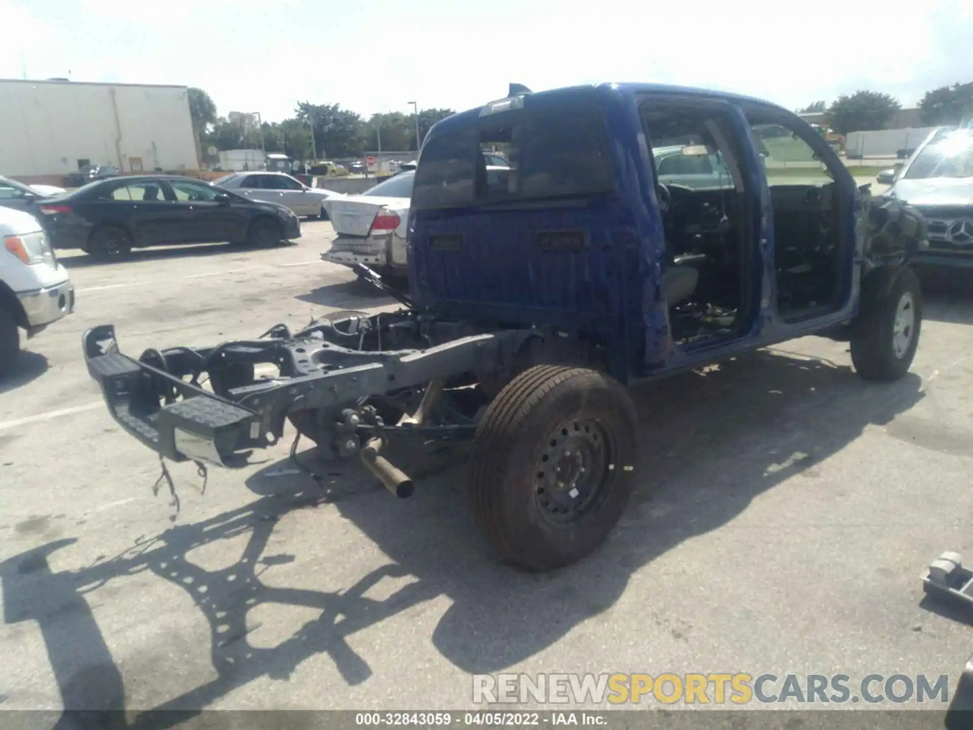 4 Photograph of a damaged car 3TYAX5GN5NT034264 TOYOTA TACOMA 2WD 2022