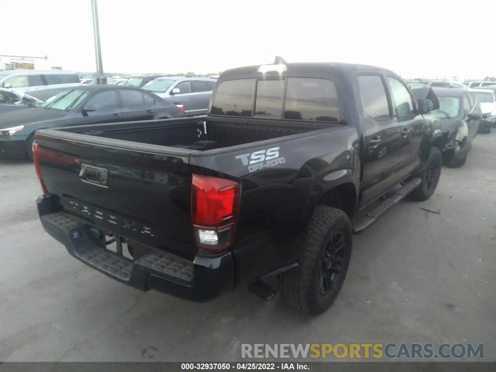 4 Photograph of a damaged car 3TYAX5GN6NT047847 TOYOTA TACOMA 2WD 2022