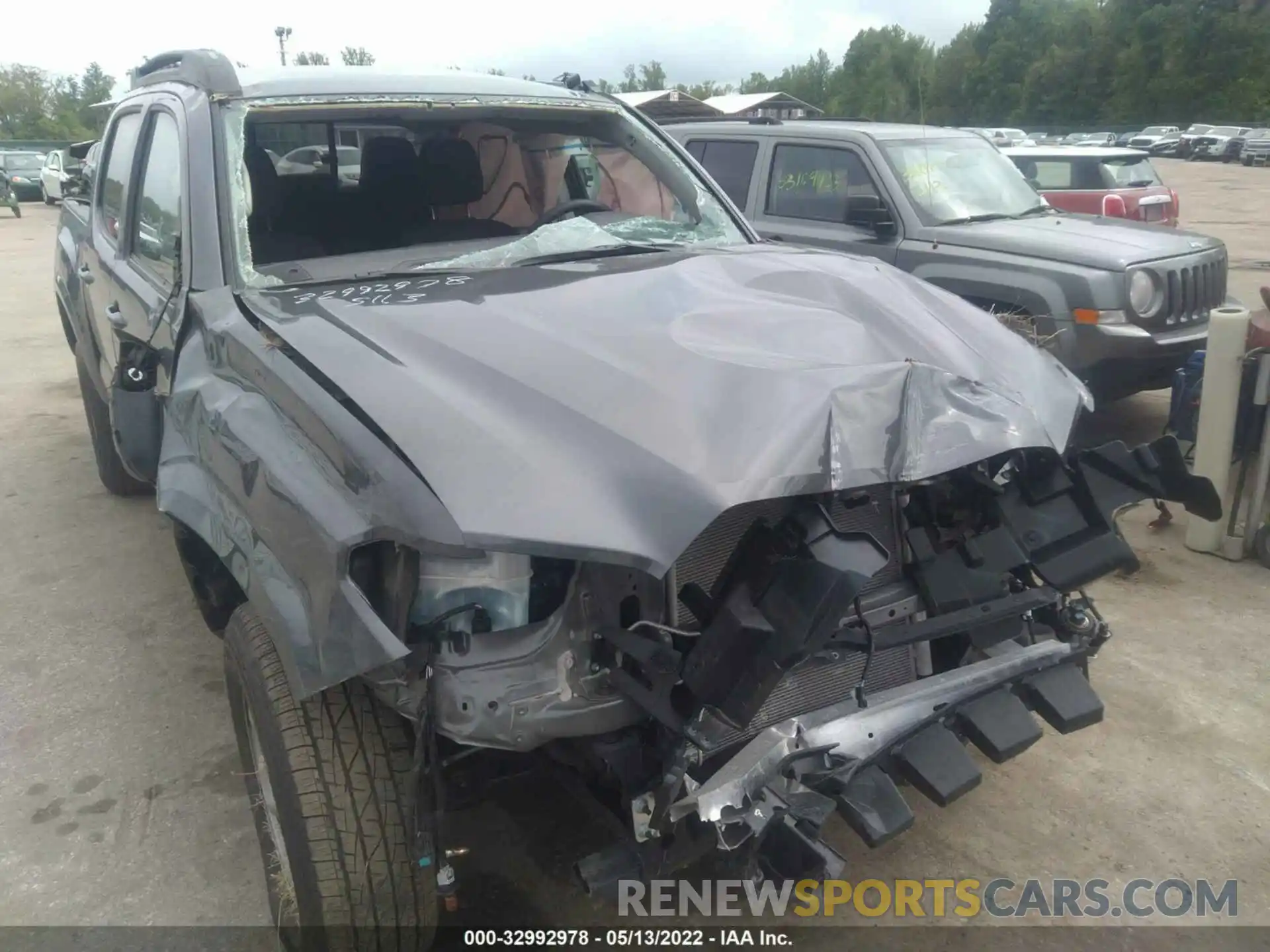 6 Photograph of a damaged car 3TYAX5GN7NT034461 TOYOTA TACOMA 2WD 2022