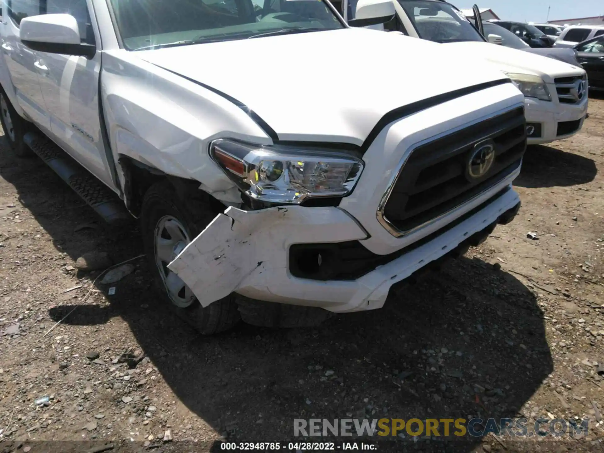 6 Photograph of a damaged car 3TYAX5GN9NT046773 TOYOTA TACOMA 2WD 2022