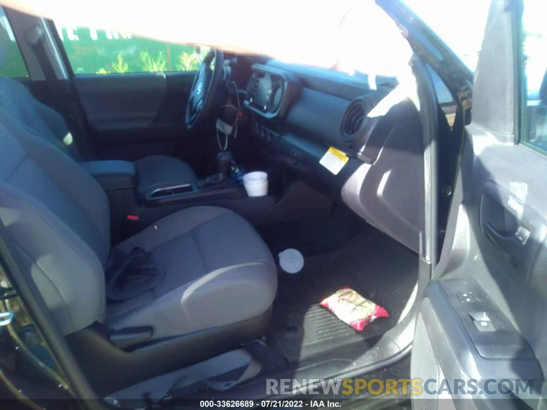 5 Photograph of a damaged car 3TYAX5GN9NT047065 TOYOTA TACOMA 2WD 2022