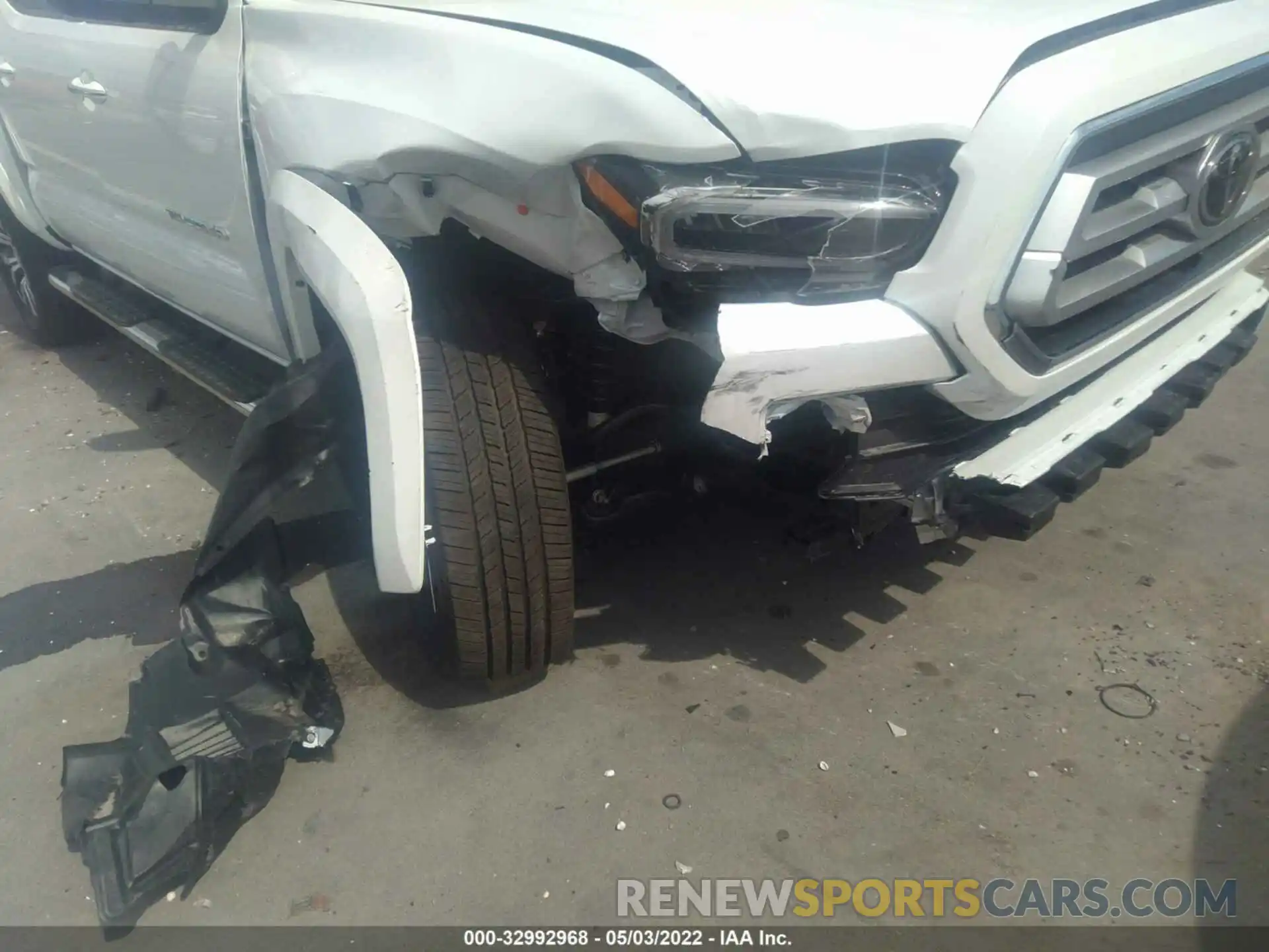 6 Photograph of a damaged car 3TYEZ5CN6NT017474 TOYOTA TACOMA 2WD 2022