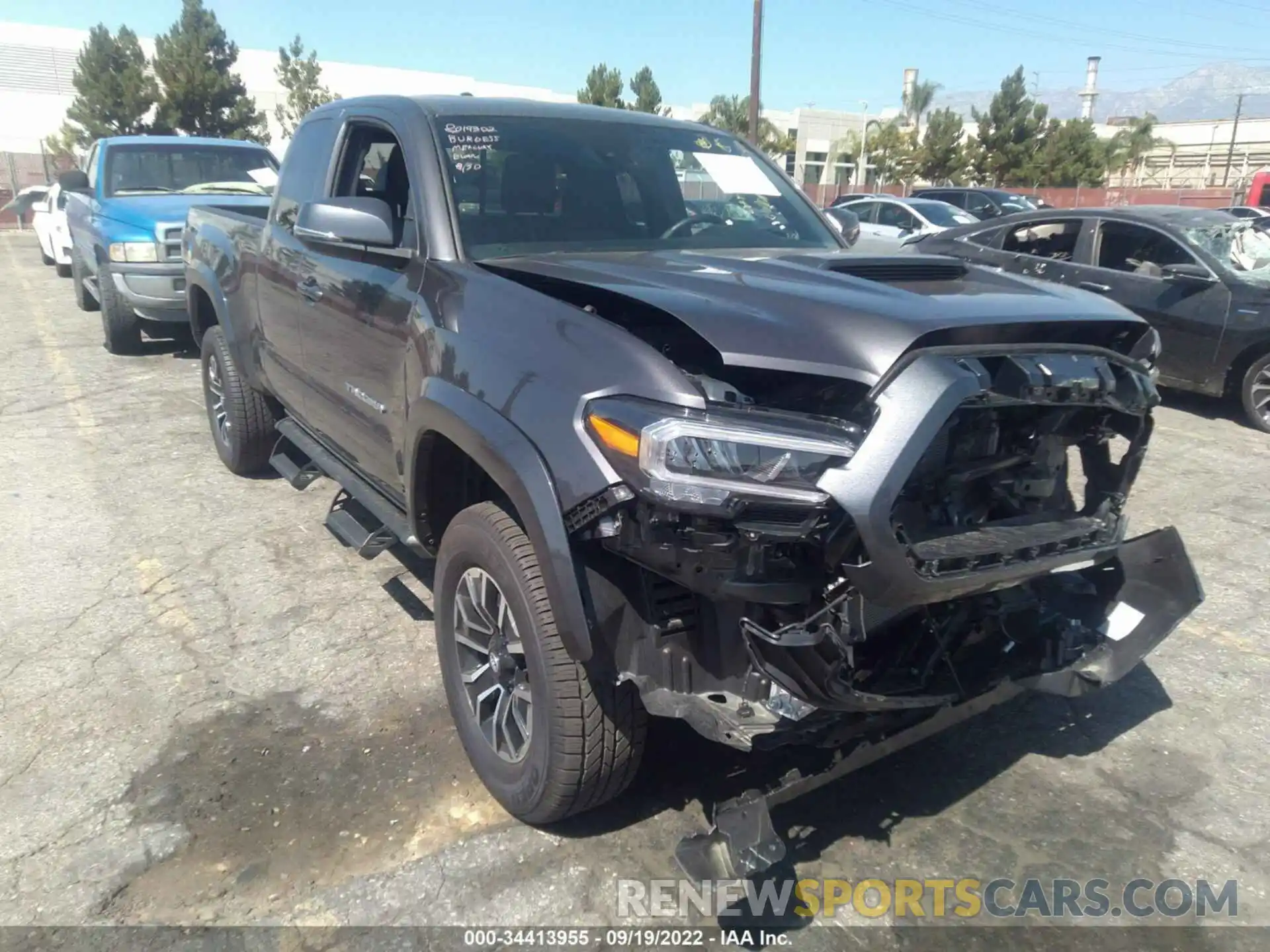 1 Фотография поврежденного автомобиля 3TYRZ5CN1NT015861 TOYOTA TACOMA 2WD 2022