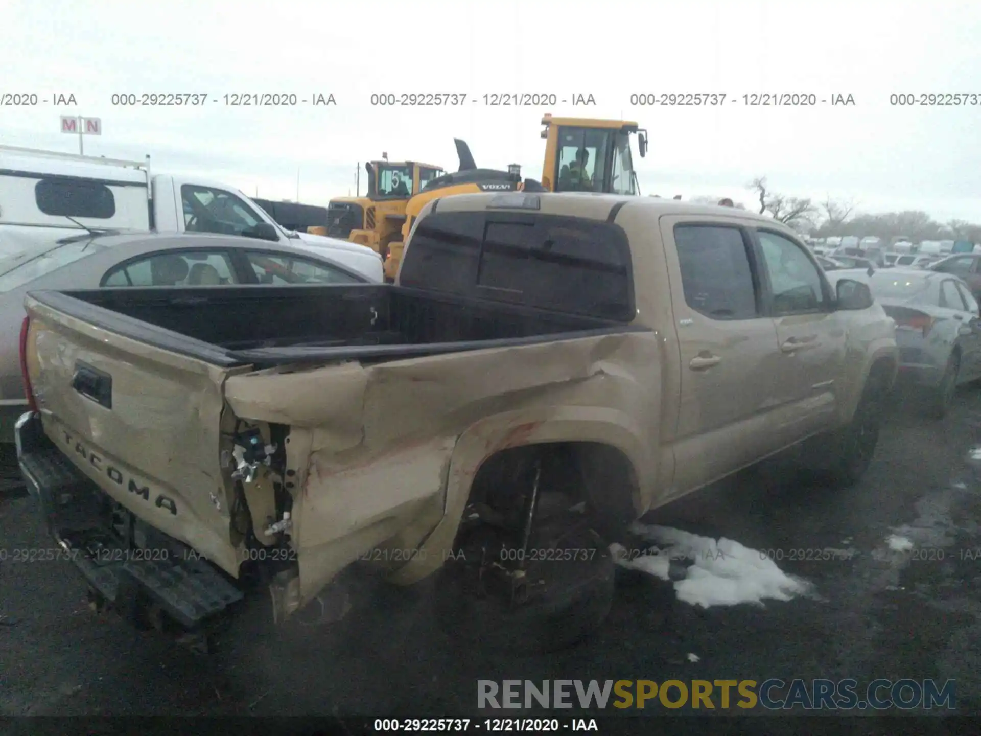 4 Photograph of a damaged car 3TMCZ5AN0KM192028 TOYOTA TACOMA 4WD 2019