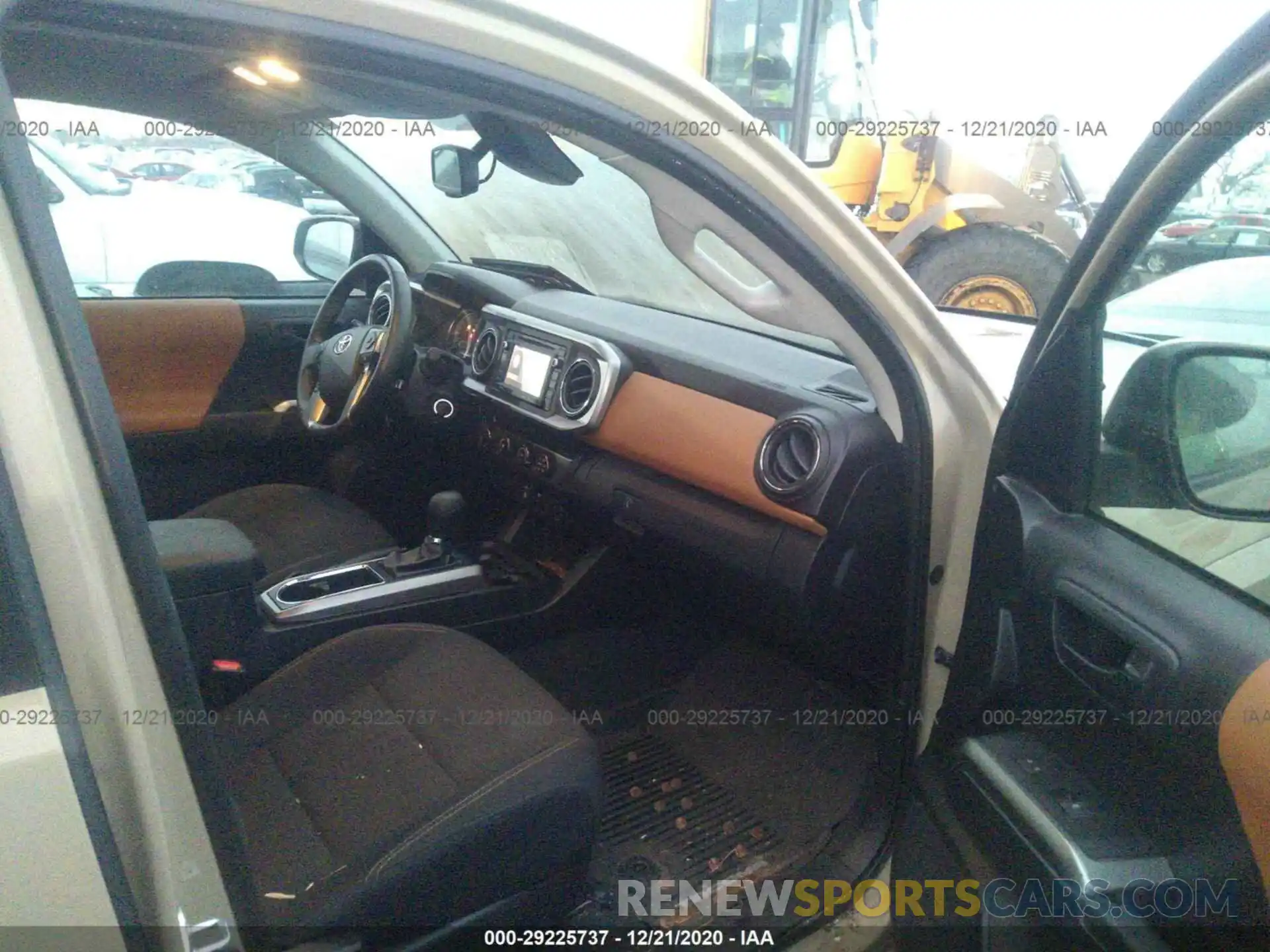 5 Photograph of a damaged car 3TMCZ5AN0KM192028 TOYOTA TACOMA 4WD 2019