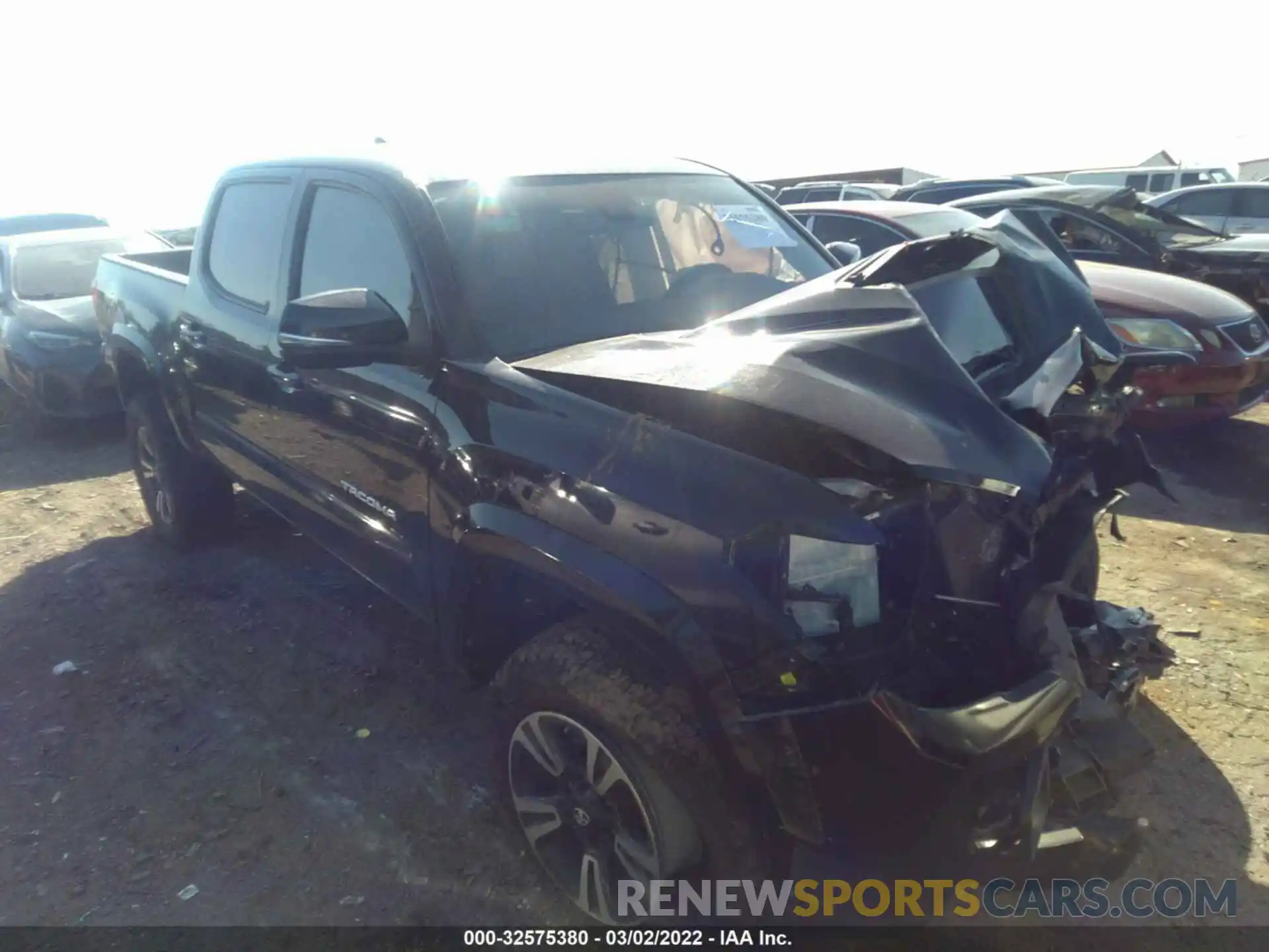 1 Photograph of a damaged car 3TMCZ5AN0KM194023 TOYOTA TACOMA 4WD 2019