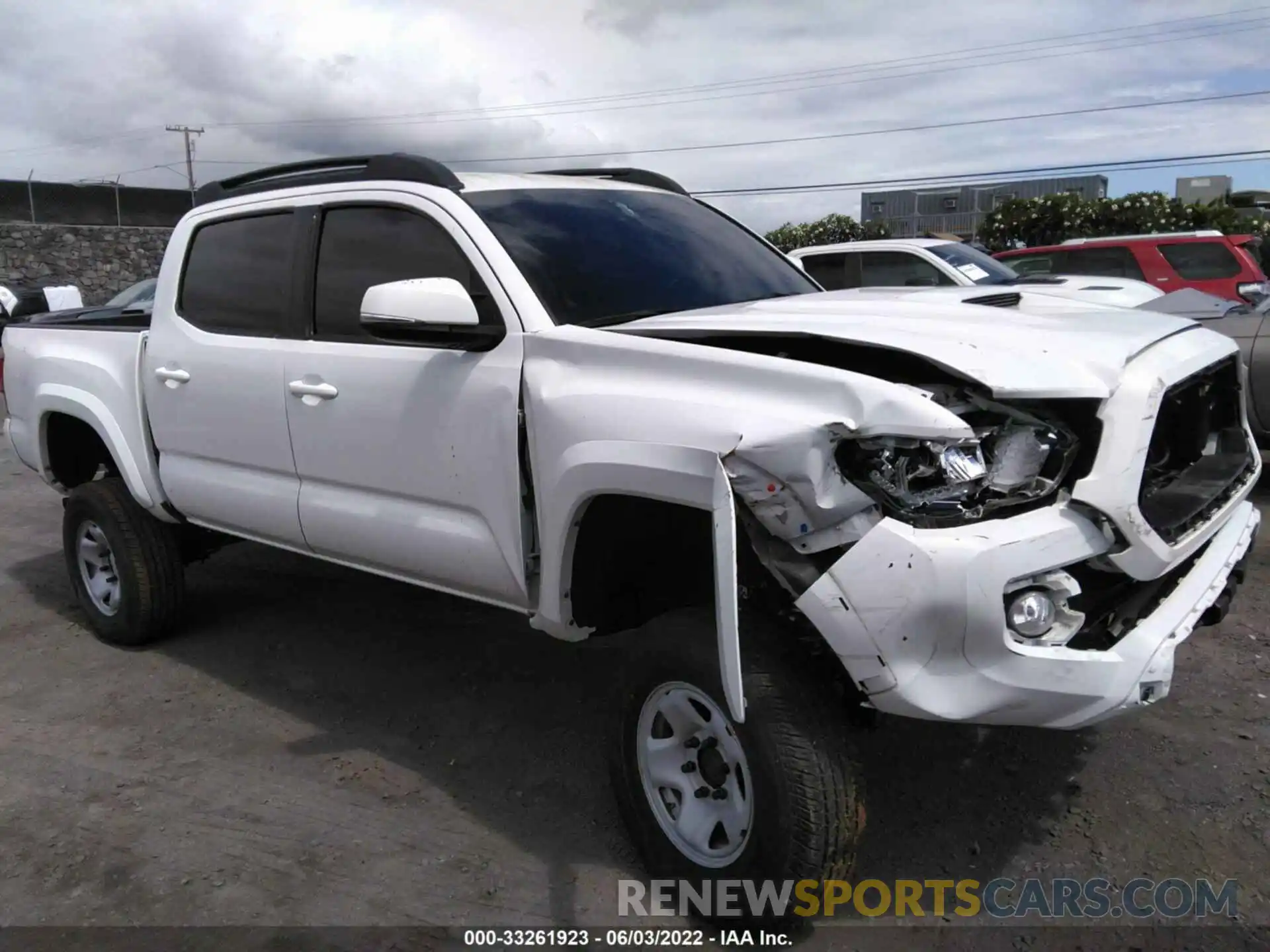 1 Photograph of a damaged car 3TMCZ5AN0KM196175 TOYOTA TACOMA 4WD 2019