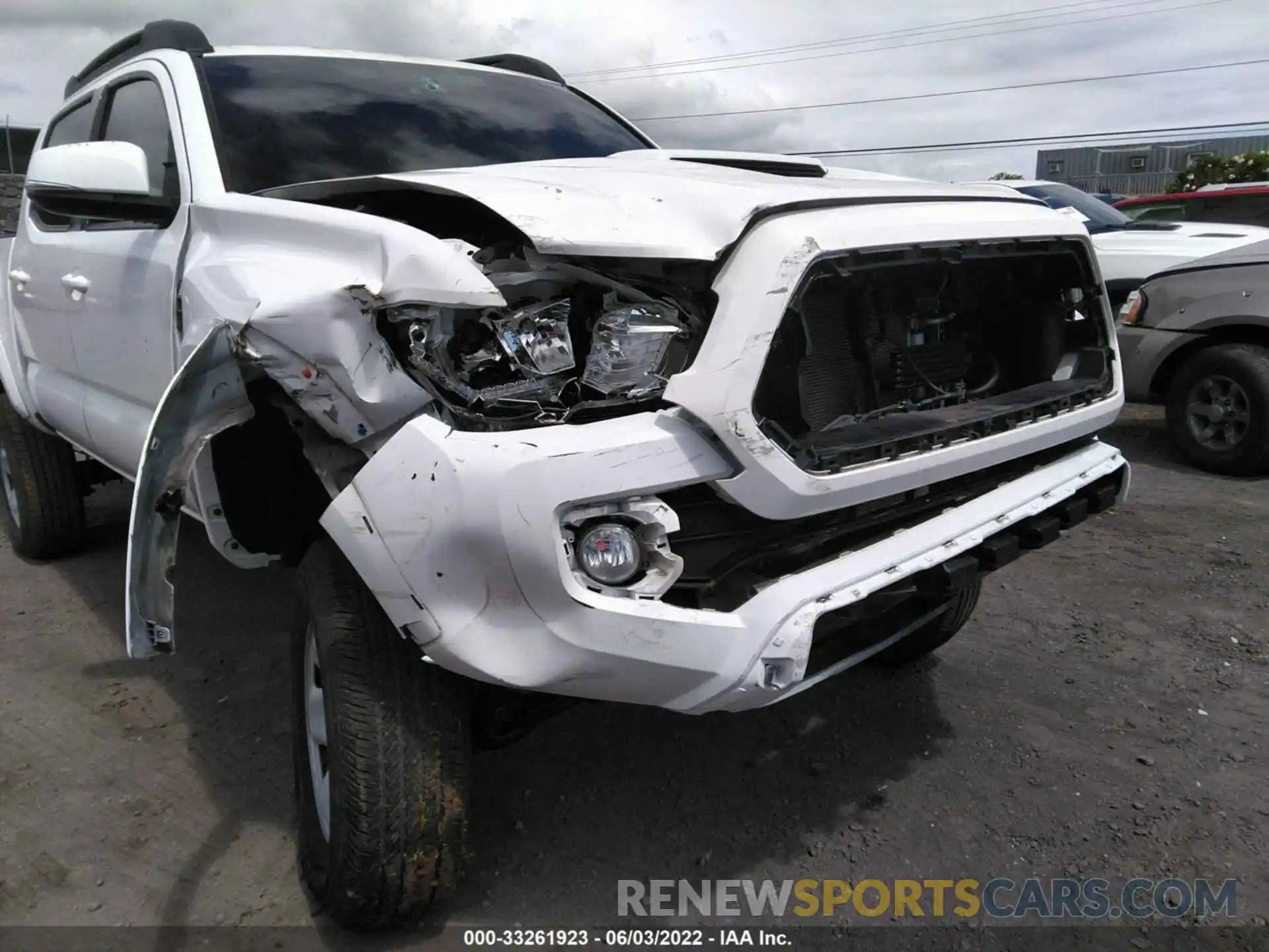 6 Photograph of a damaged car 3TMCZ5AN0KM196175 TOYOTA TACOMA 4WD 2019