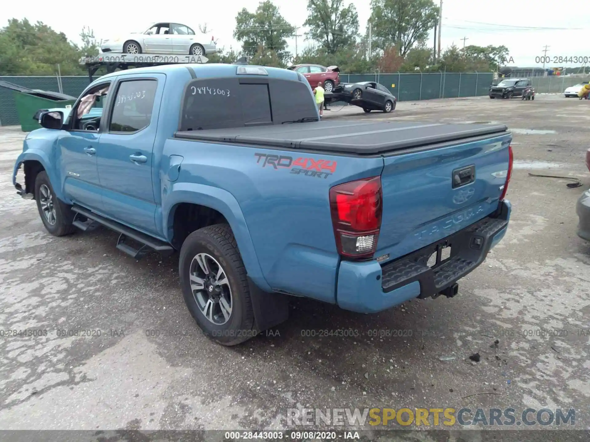 3 Фотография поврежденного автомобиля 3TMCZ5AN0KM201939 TOYOTA TACOMA 4WD 2019