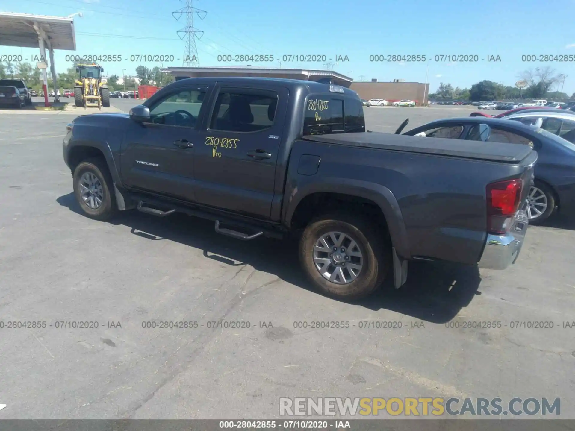 3 Фотография поврежденного автомобиля 3TMCZ5AN0KM205327 TOYOTA TACOMA 4WD 2019