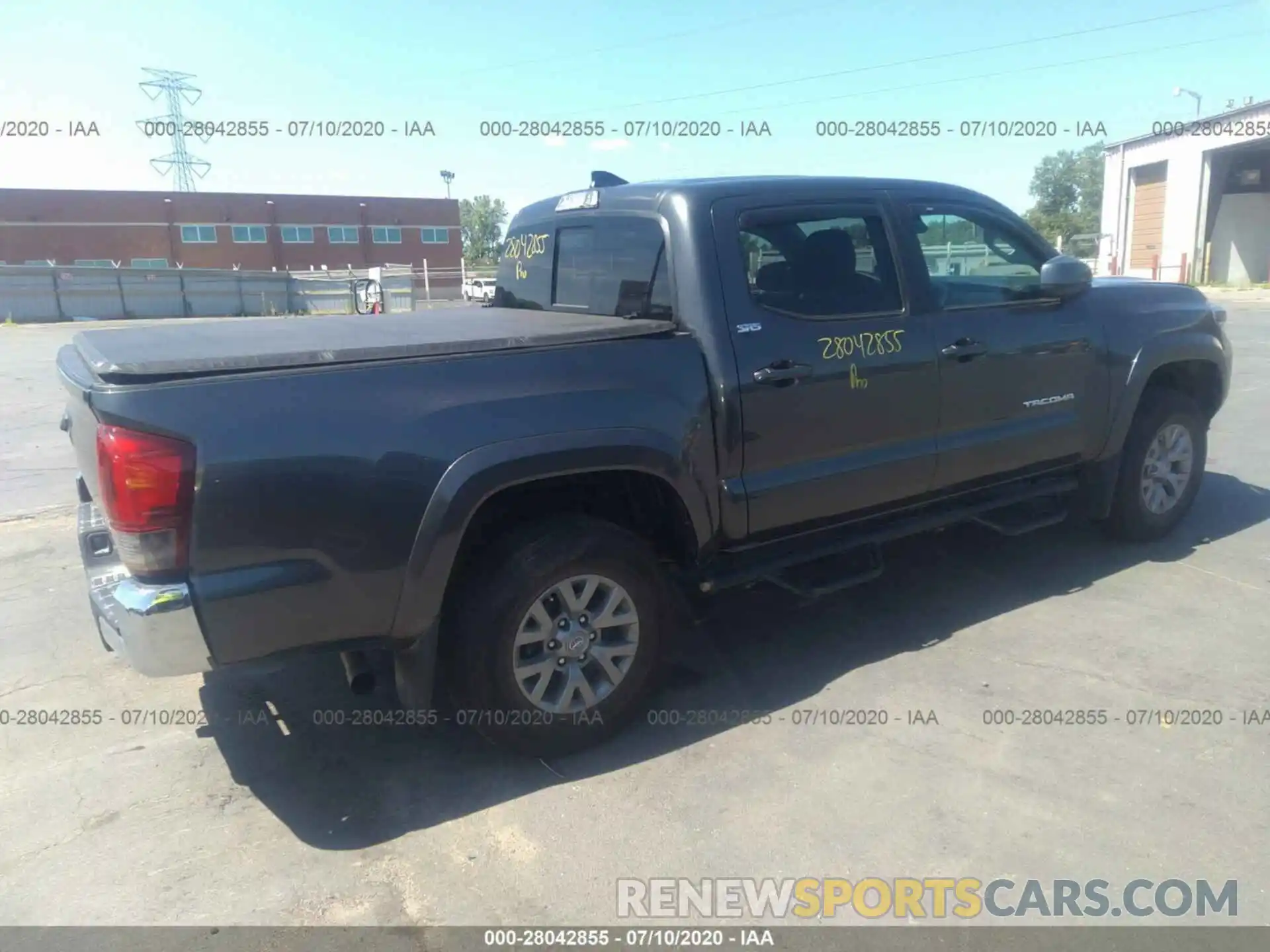 4 Photograph of a damaged car 3TMCZ5AN0KM205327 TOYOTA TACOMA 4WD 2019