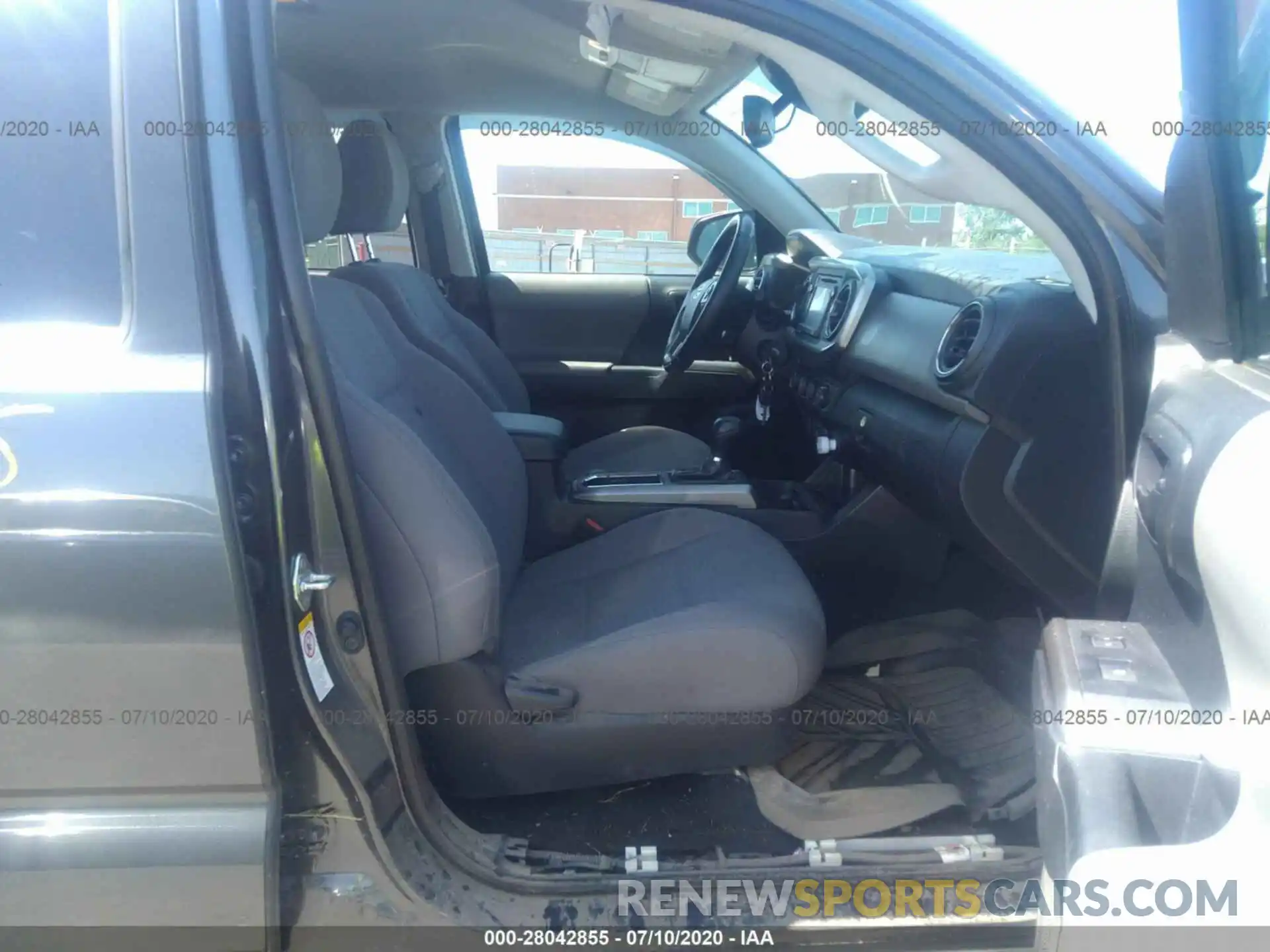 5 Photograph of a damaged car 3TMCZ5AN0KM205327 TOYOTA TACOMA 4WD 2019