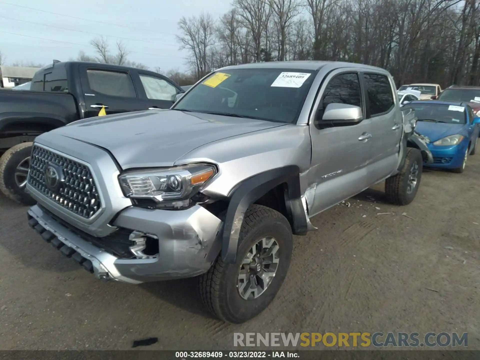 2 Photograph of a damaged car 3TMCZ5AN0KM210981 TOYOTA TACOMA 4WD 2019