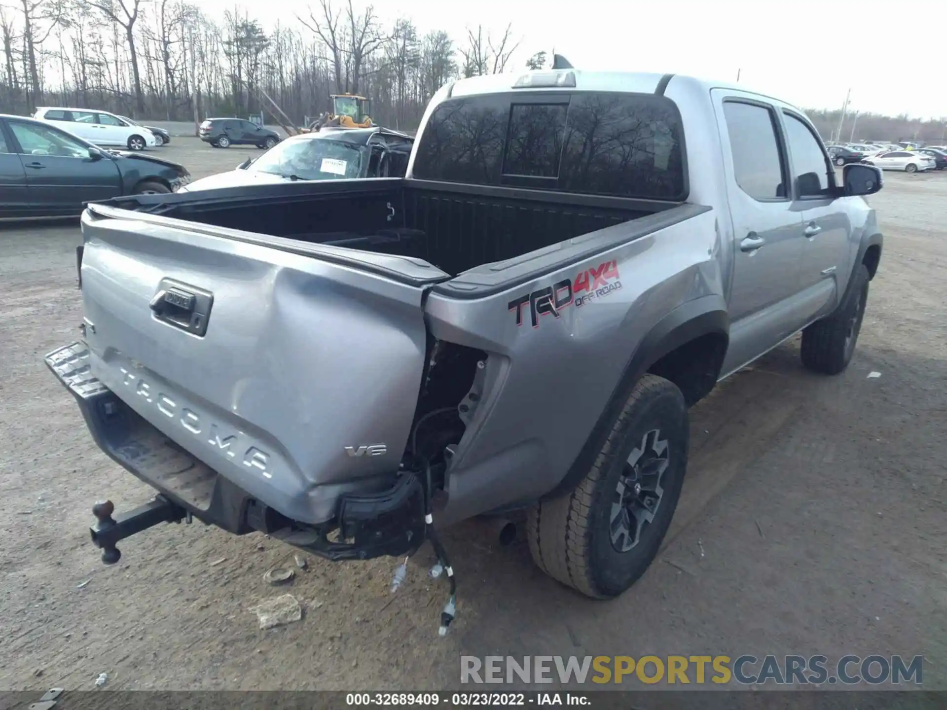 4 Photograph of a damaged car 3TMCZ5AN0KM210981 TOYOTA TACOMA 4WD 2019