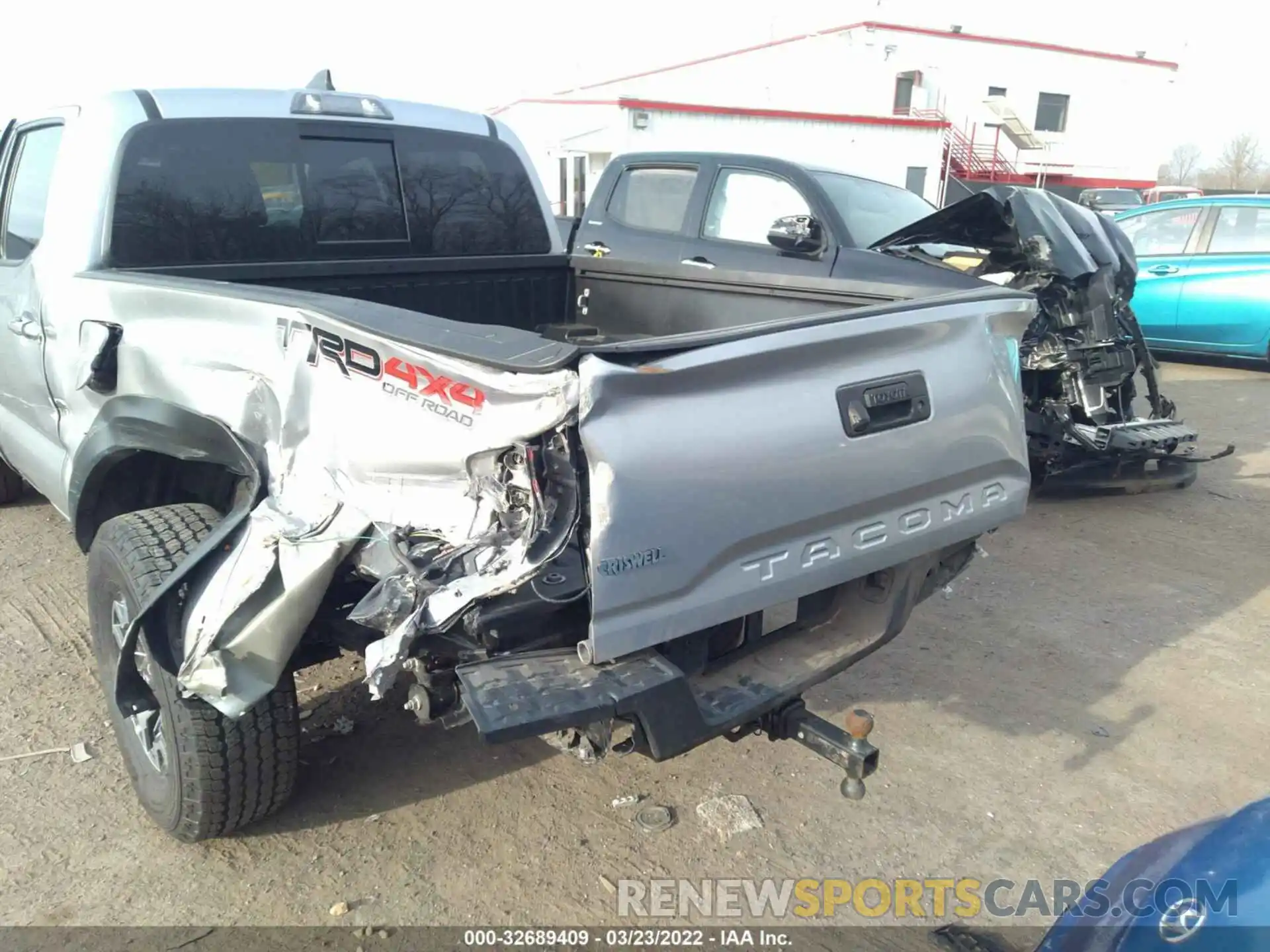 6 Photograph of a damaged car 3TMCZ5AN0KM210981 TOYOTA TACOMA 4WD 2019