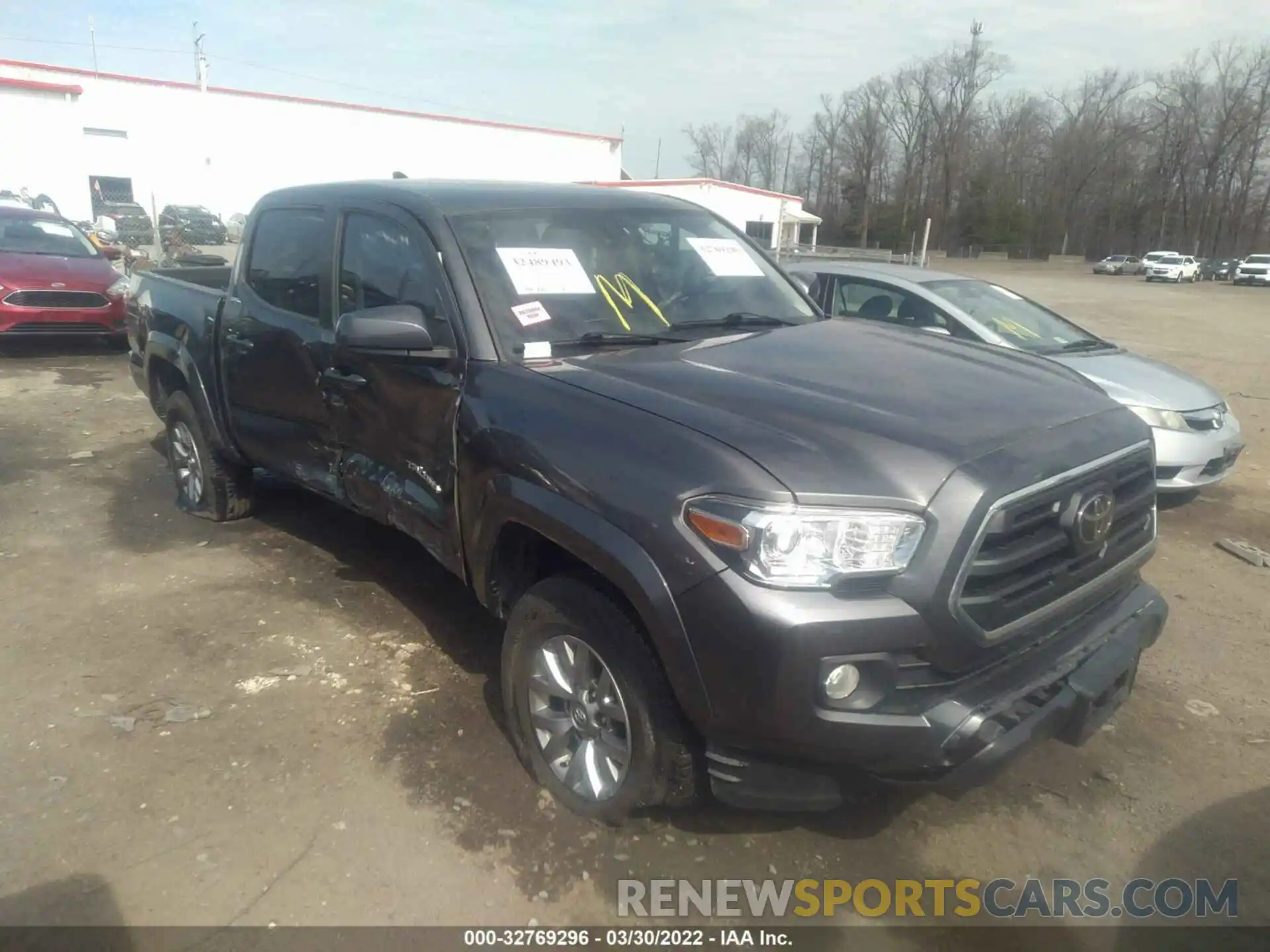 1 Фотография поврежденного автомобиля 3TMCZ5AN0KM235041 TOYOTA TACOMA 4WD 2019