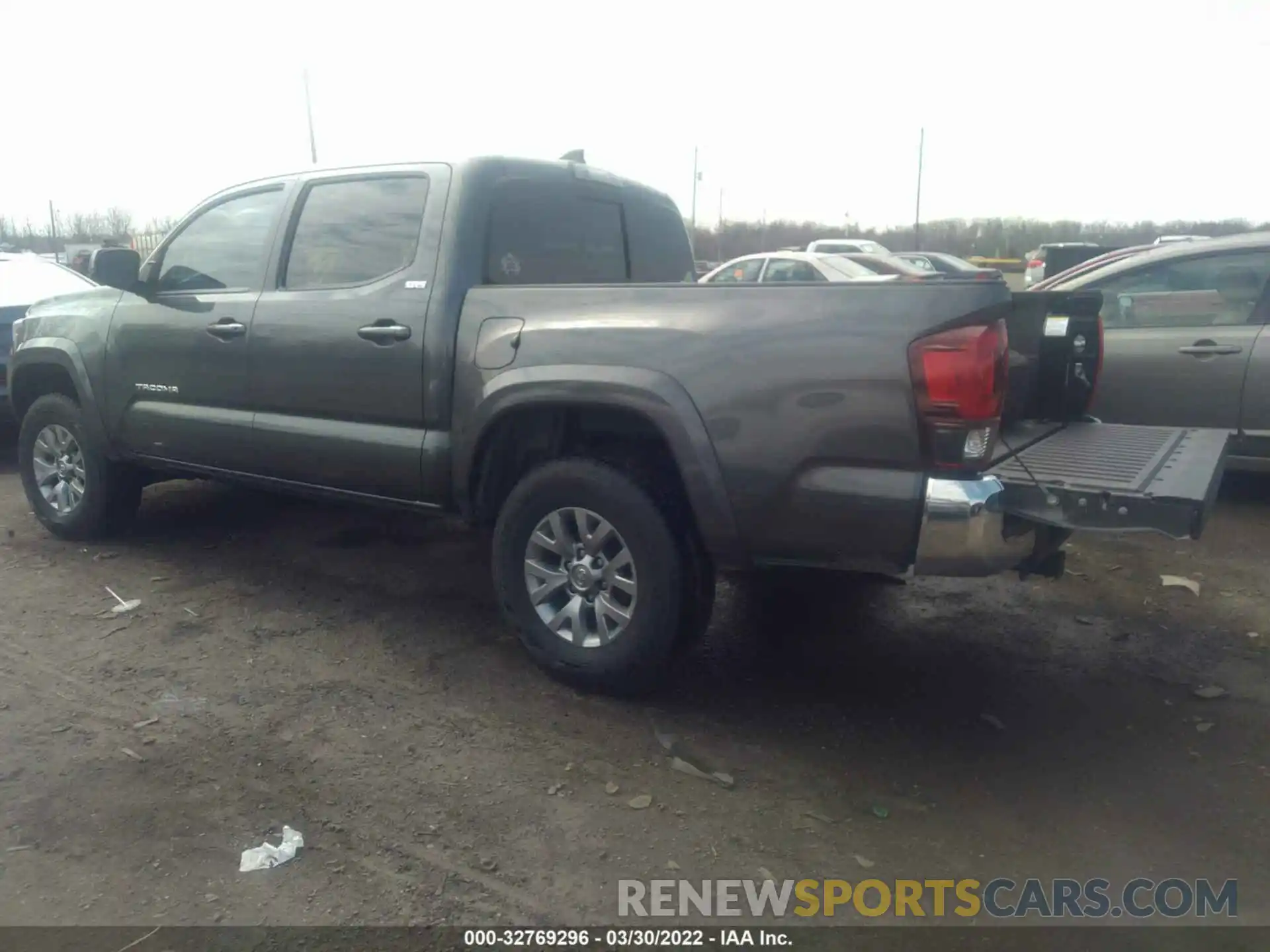 3 Photograph of a damaged car 3TMCZ5AN0KM235041 TOYOTA TACOMA 4WD 2019