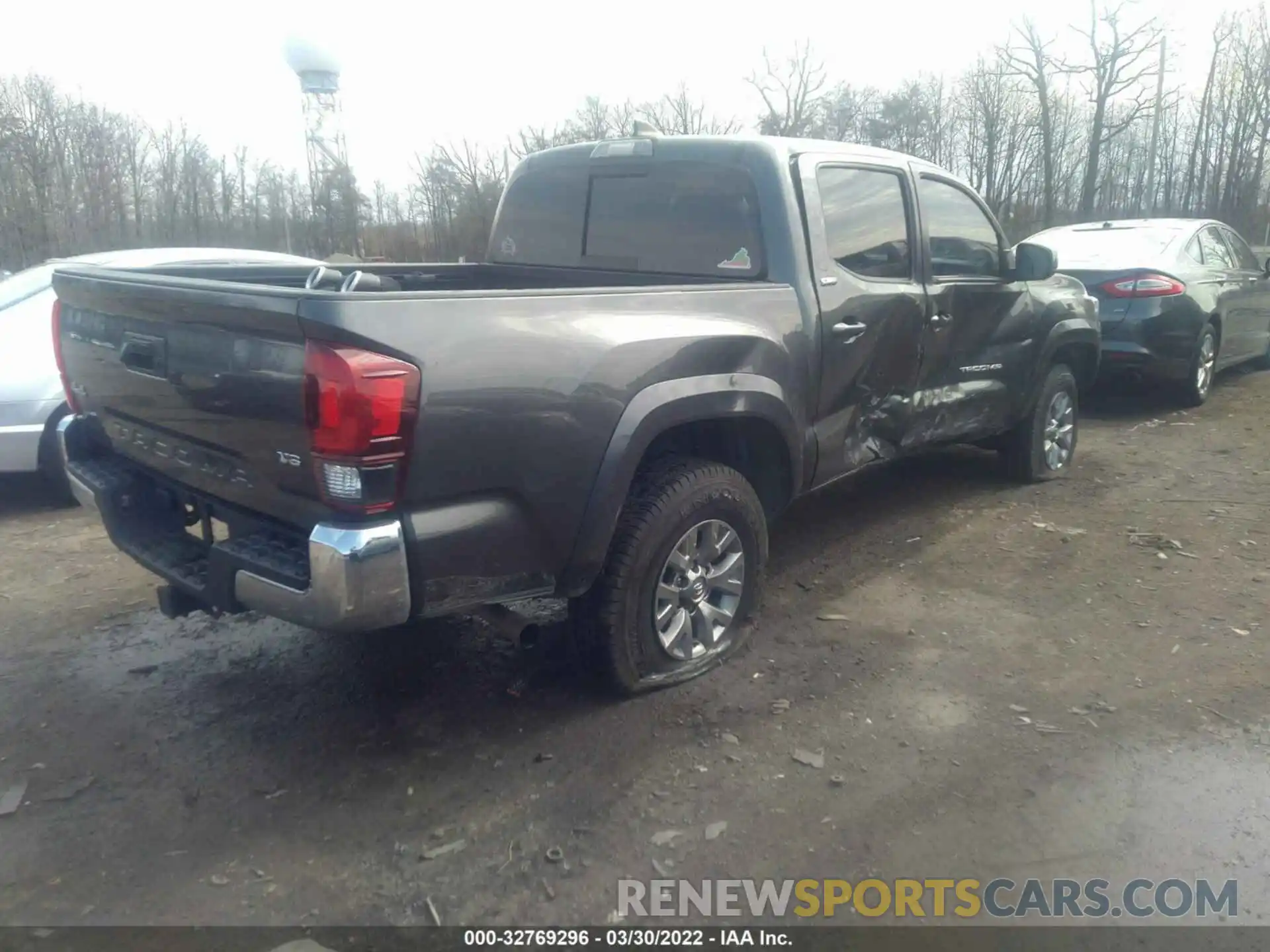 4 Фотография поврежденного автомобиля 3TMCZ5AN0KM235041 TOYOTA TACOMA 4WD 2019