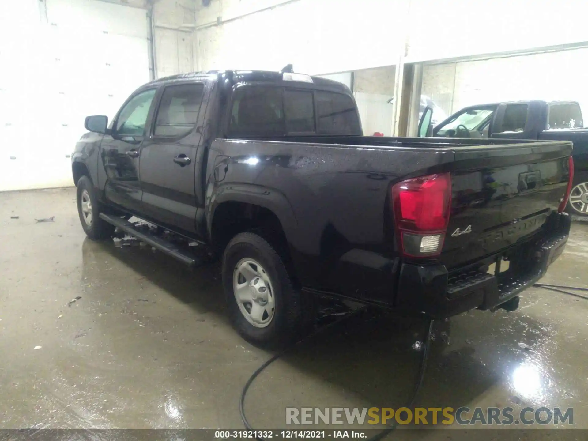 3 Photograph of a damaged car 3TMCZ5AN0KM236352 TOYOTA TACOMA 4WD 2019