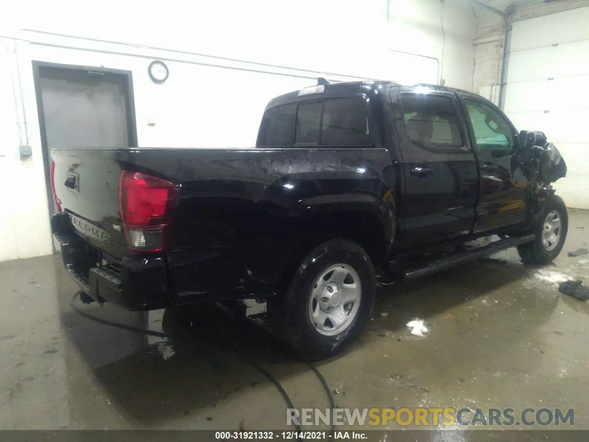 4 Photograph of a damaged car 3TMCZ5AN0KM236352 TOYOTA TACOMA 4WD 2019