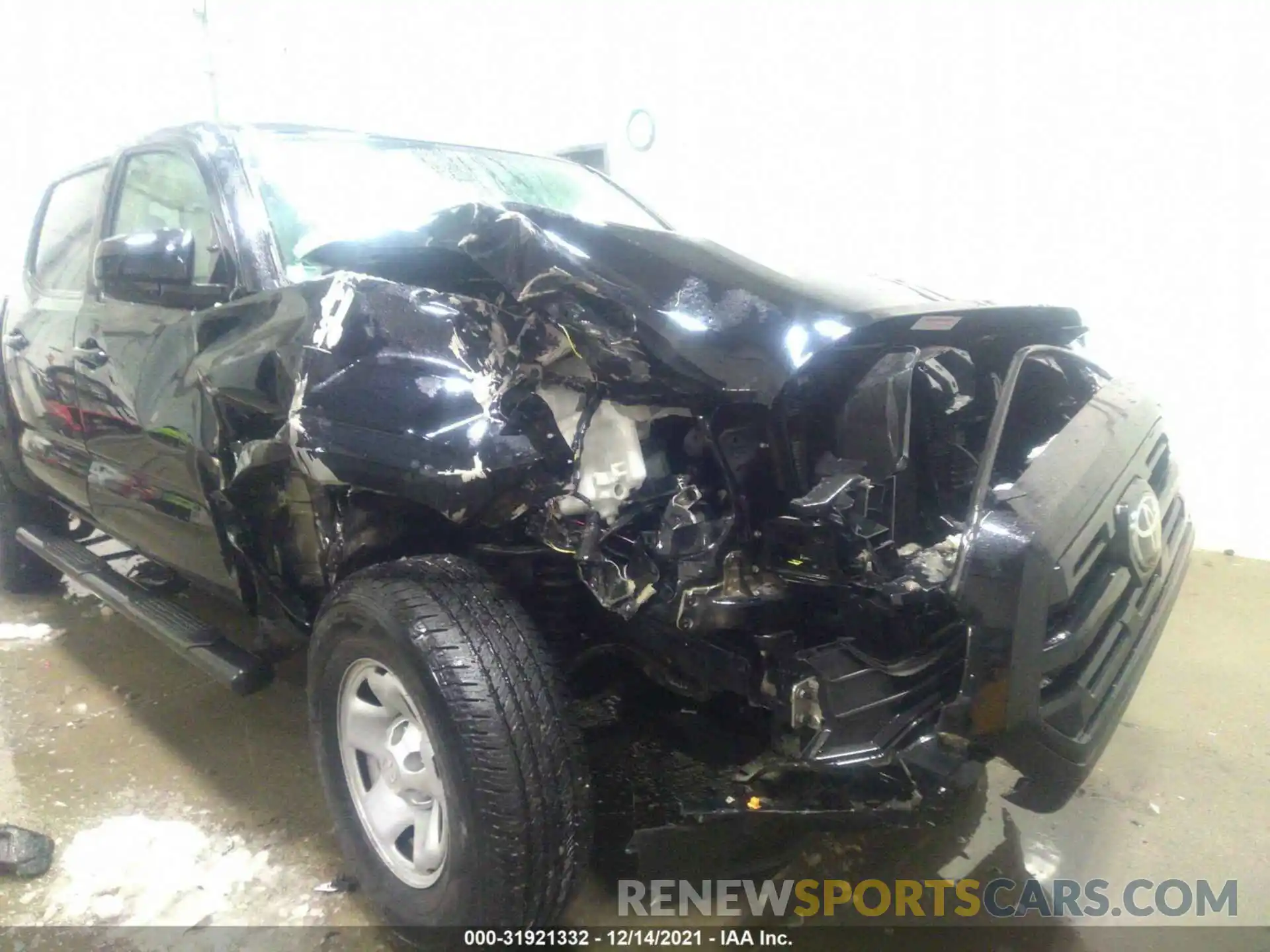 6 Photograph of a damaged car 3TMCZ5AN0KM236352 TOYOTA TACOMA 4WD 2019